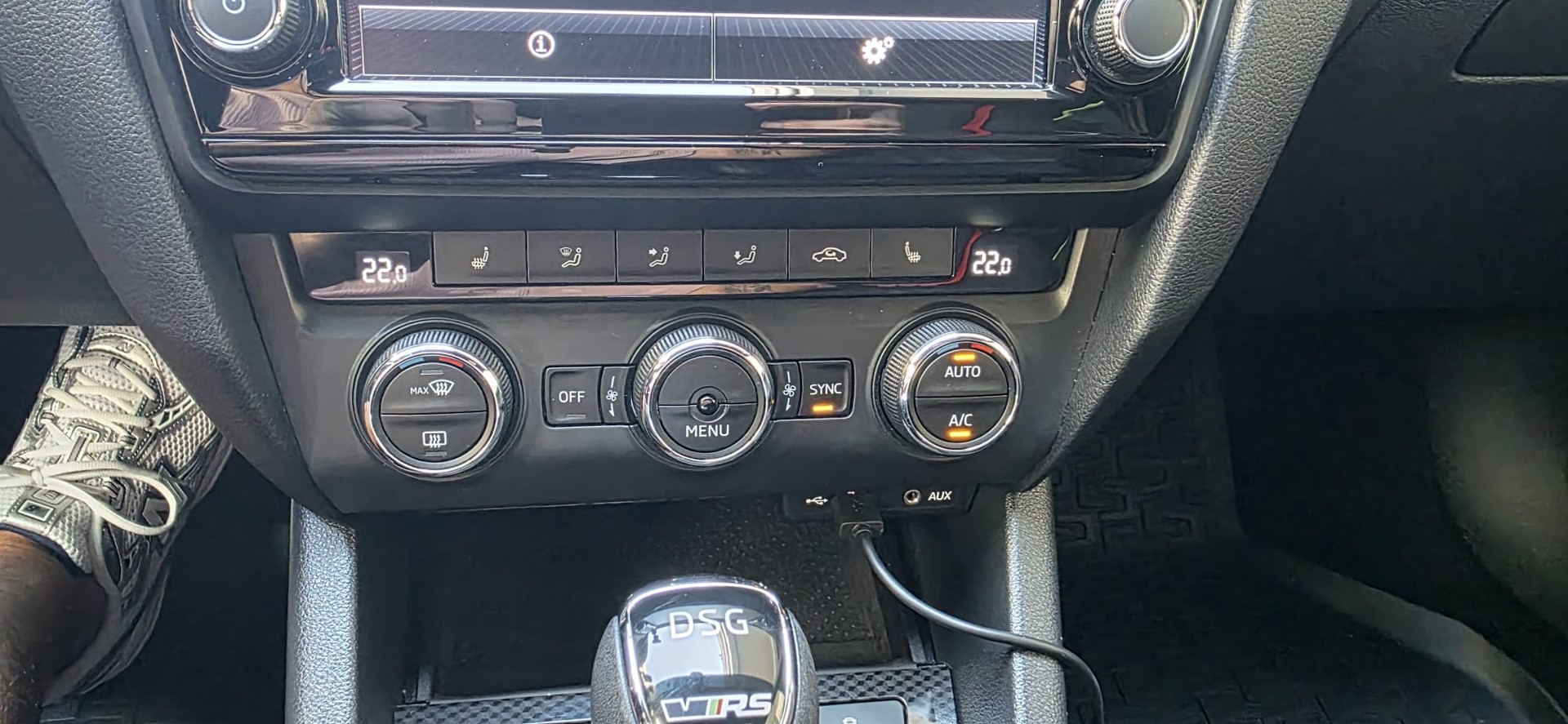 SKODA Octavia Combi 2.0 TDI RS Prag 4x4 DSG-image-11