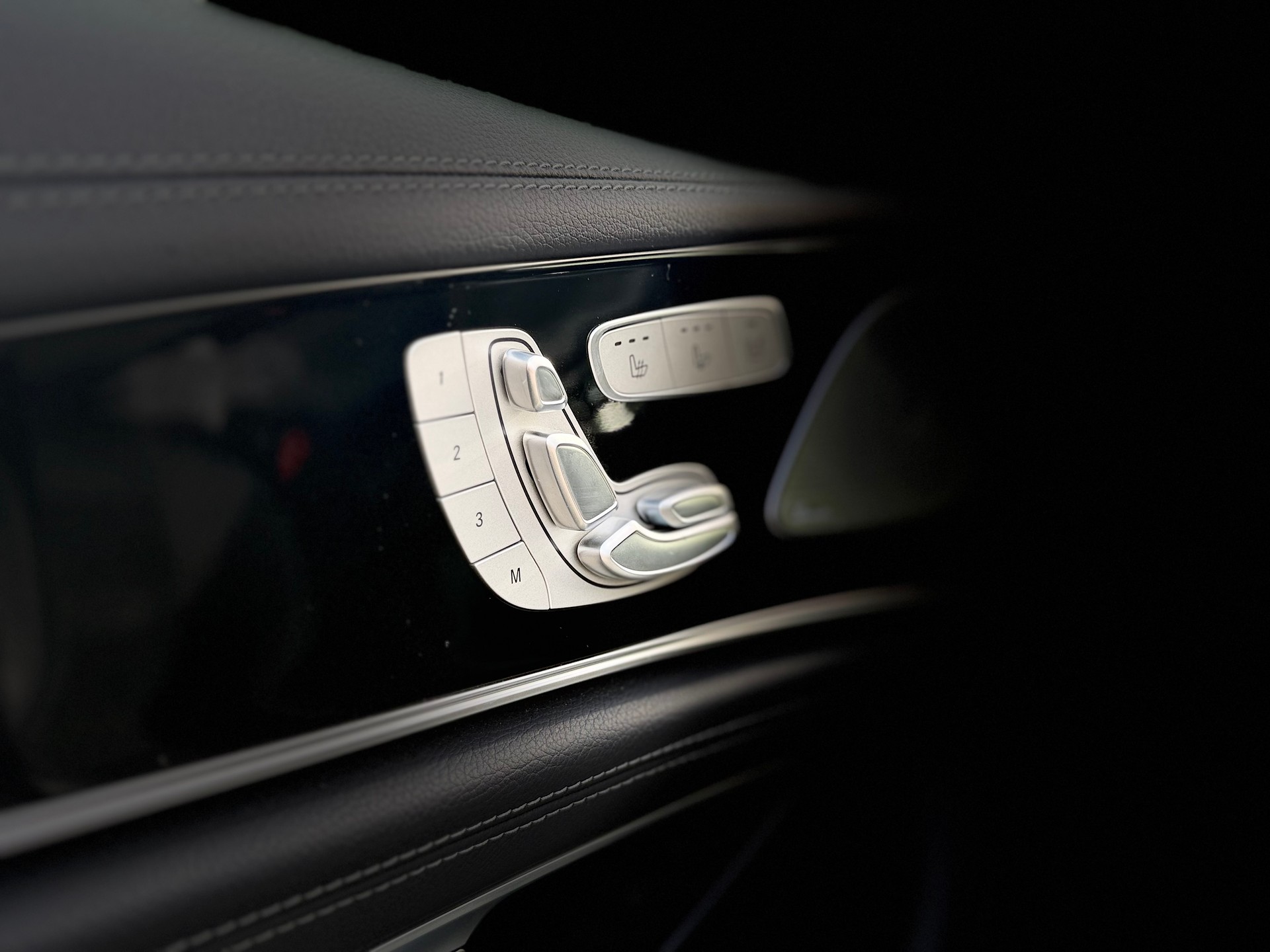 MERCEDES-BENZ AMG GT 4 43 4Matic+ Speedshift TCT-image-23