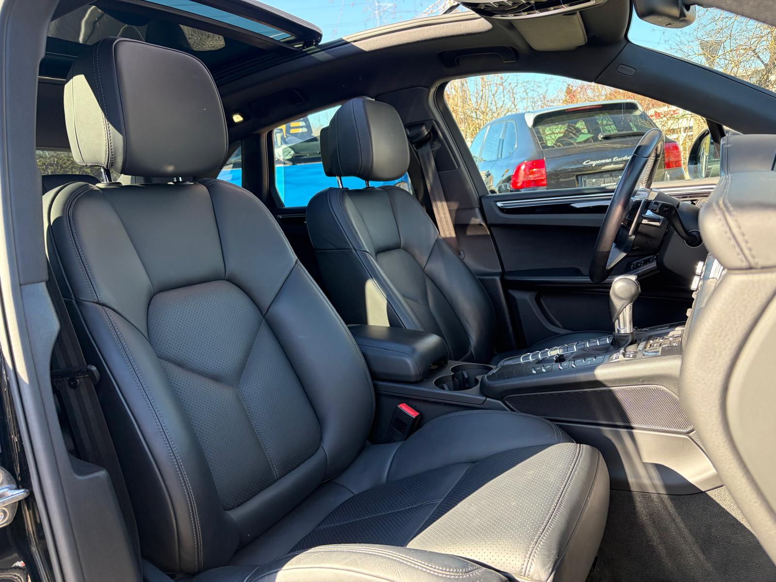 PORSCHE Macan S PDK-image-10