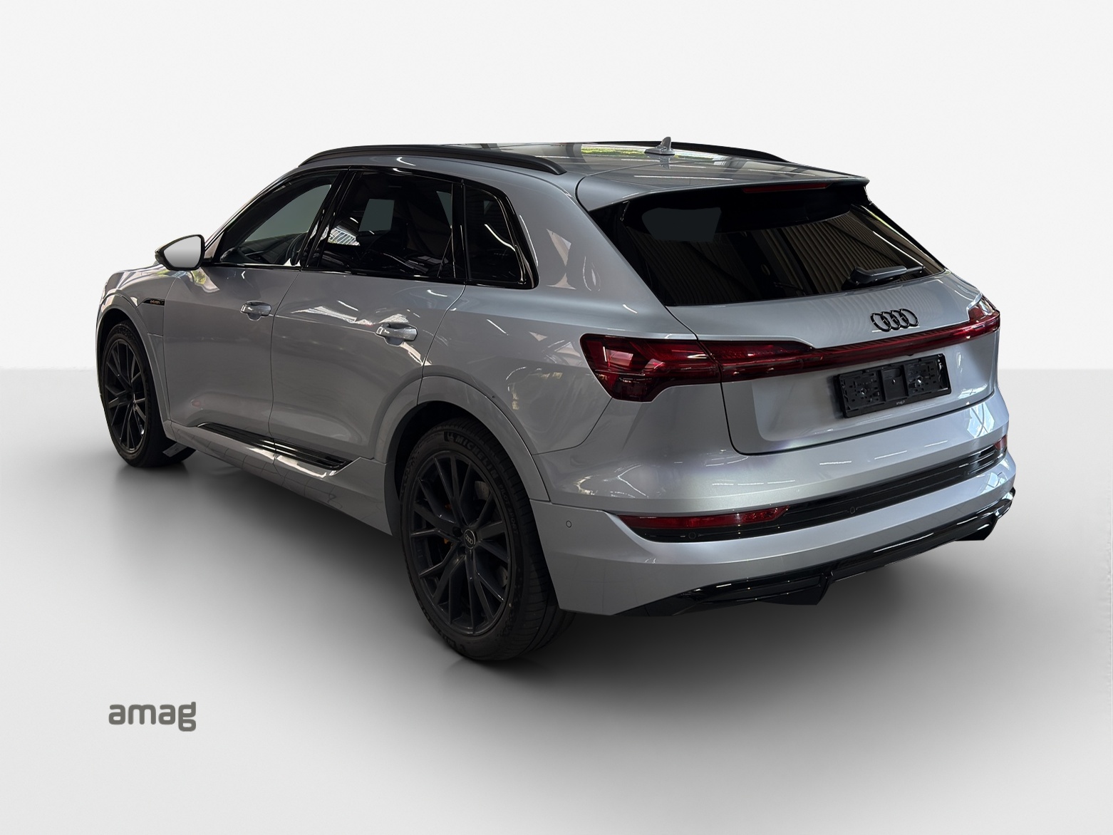 AUDI e-tron 55 S Line Black Edition quattro-image-2