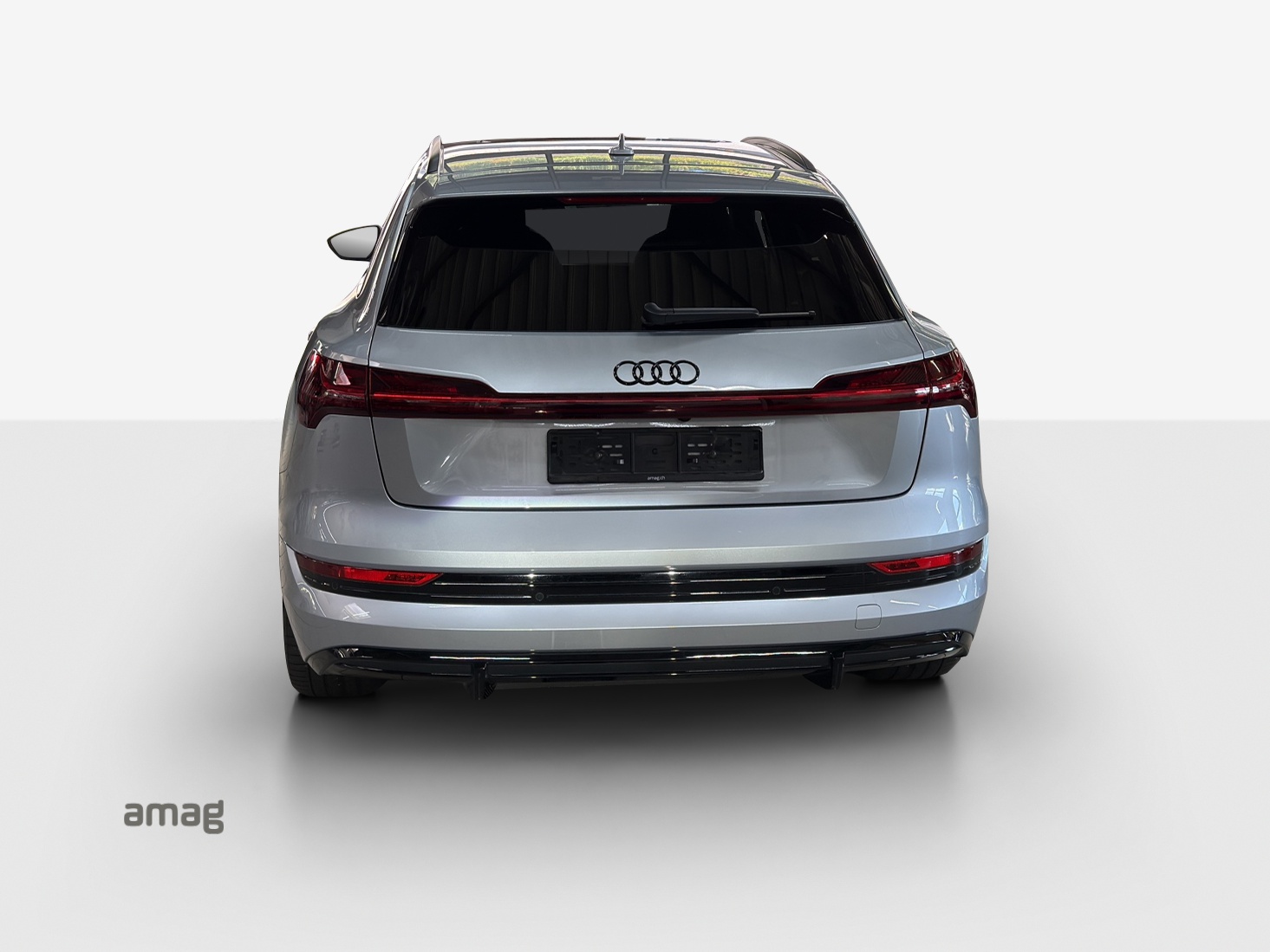 AUDI e-tron 55 S Line Black Edition quattro-image-4