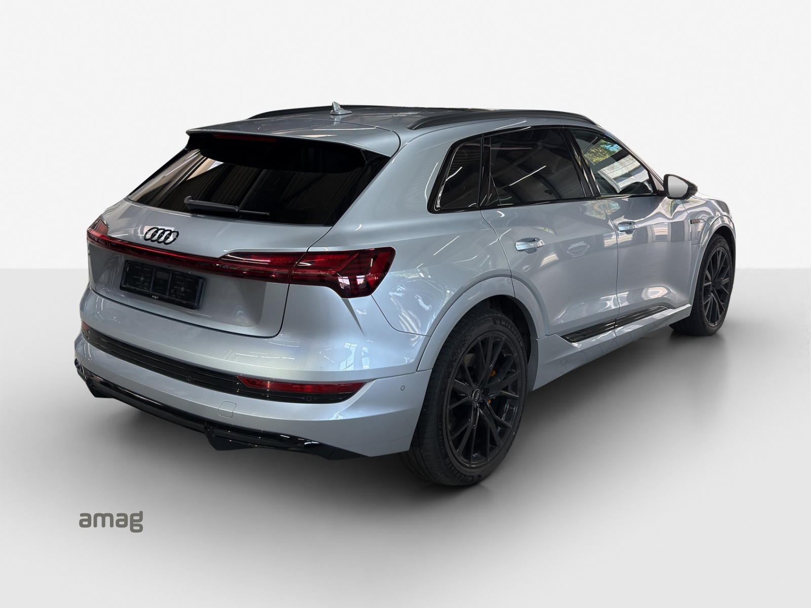AUDI e-tron 55 S Line Black Edition quattro-image-5