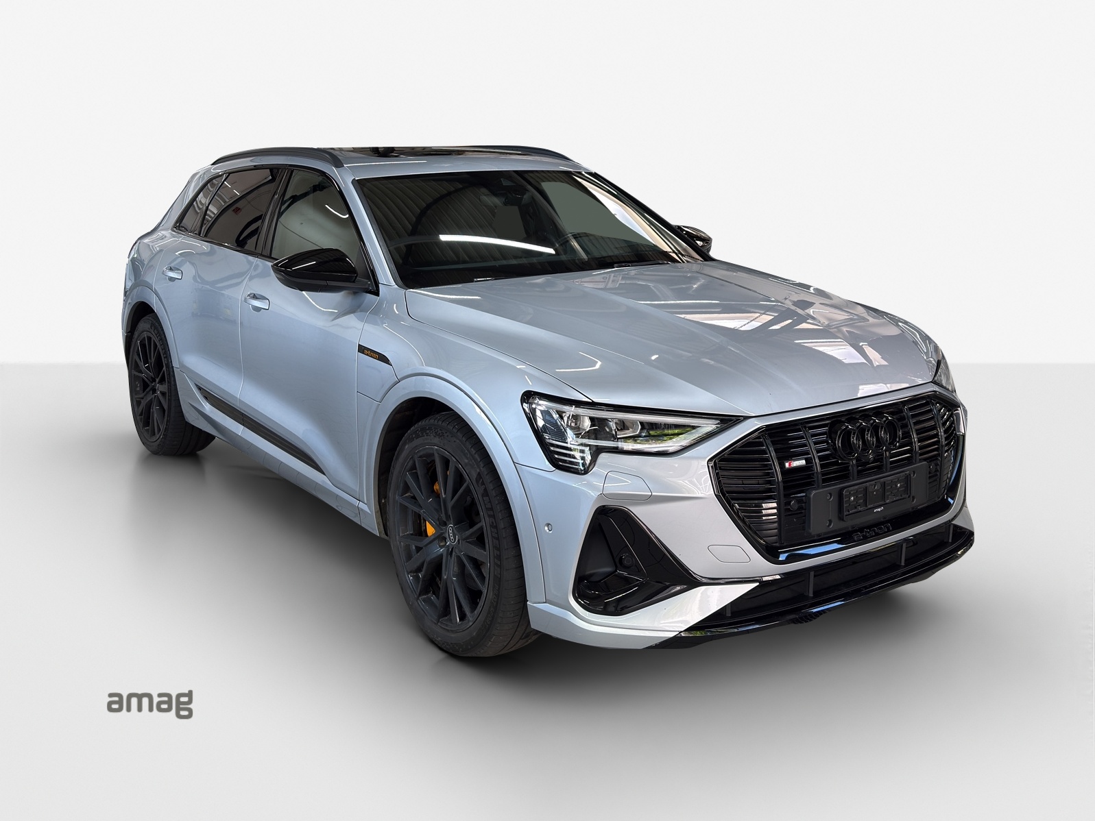 AUDI e-tron 55 S Line Black Edition quattro-image-6