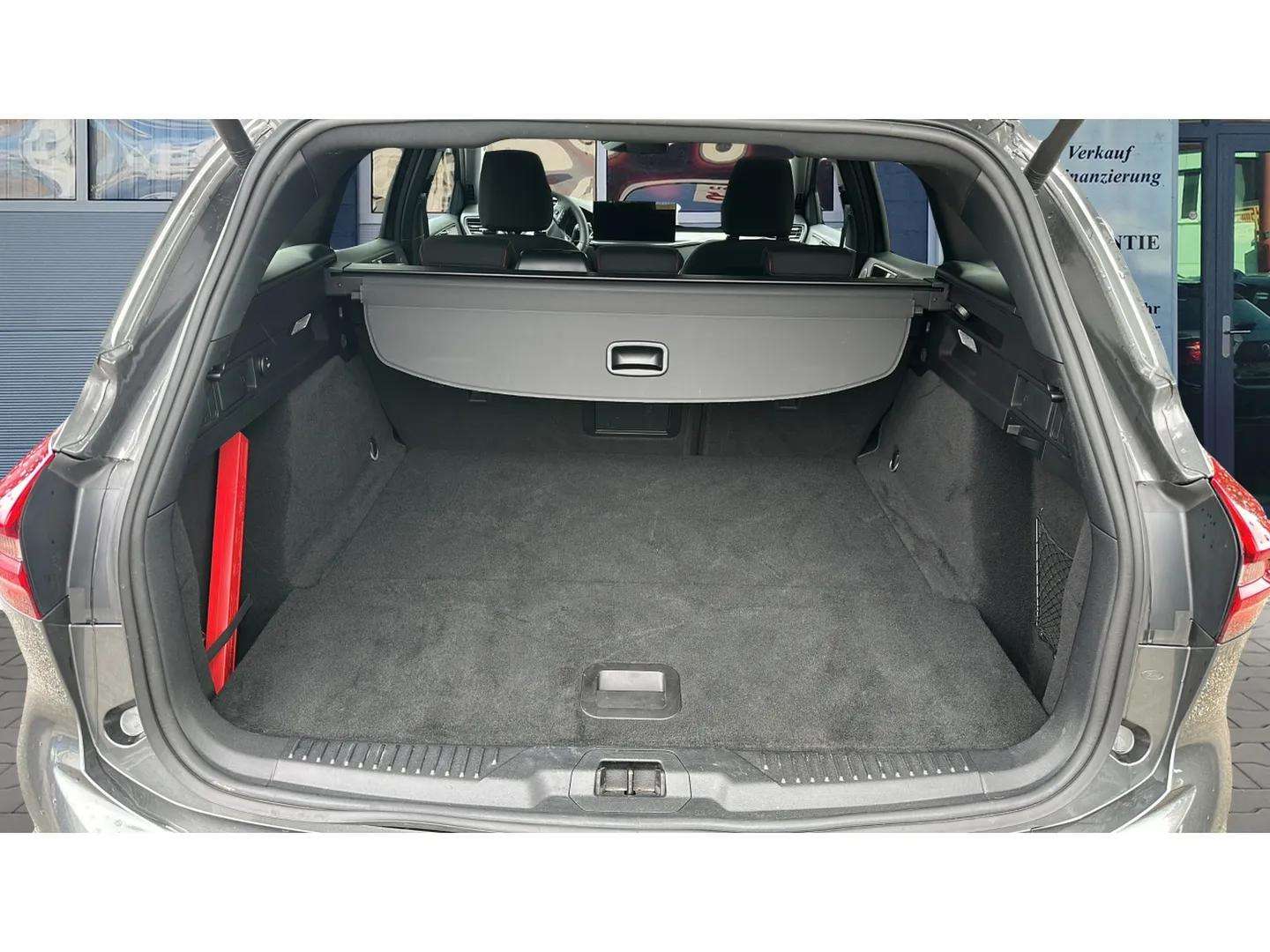 FORD Focus 1.0 MHEV ST-Line Automat 155PS mit AHK und 3 Werksgarantie oder bis 100000km-image-14