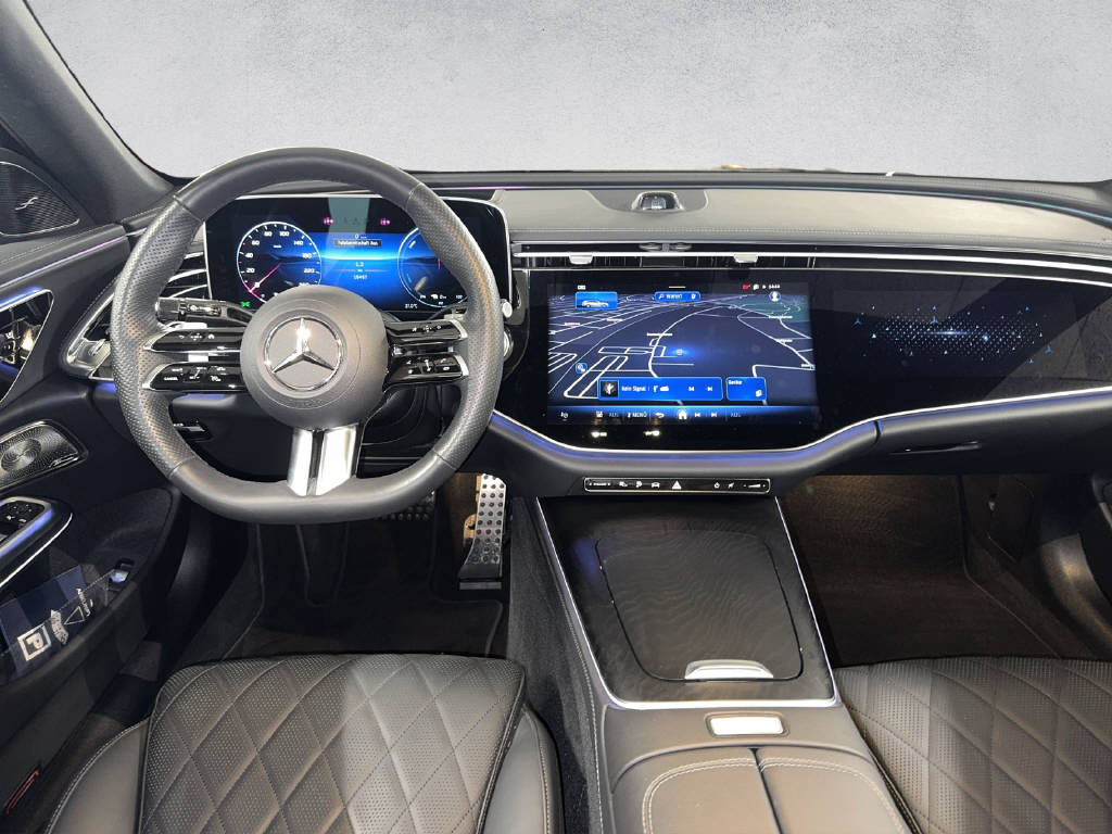 MERCEDES-BENZ E 300 de AMG Line 4Matic T-Modell-image-13