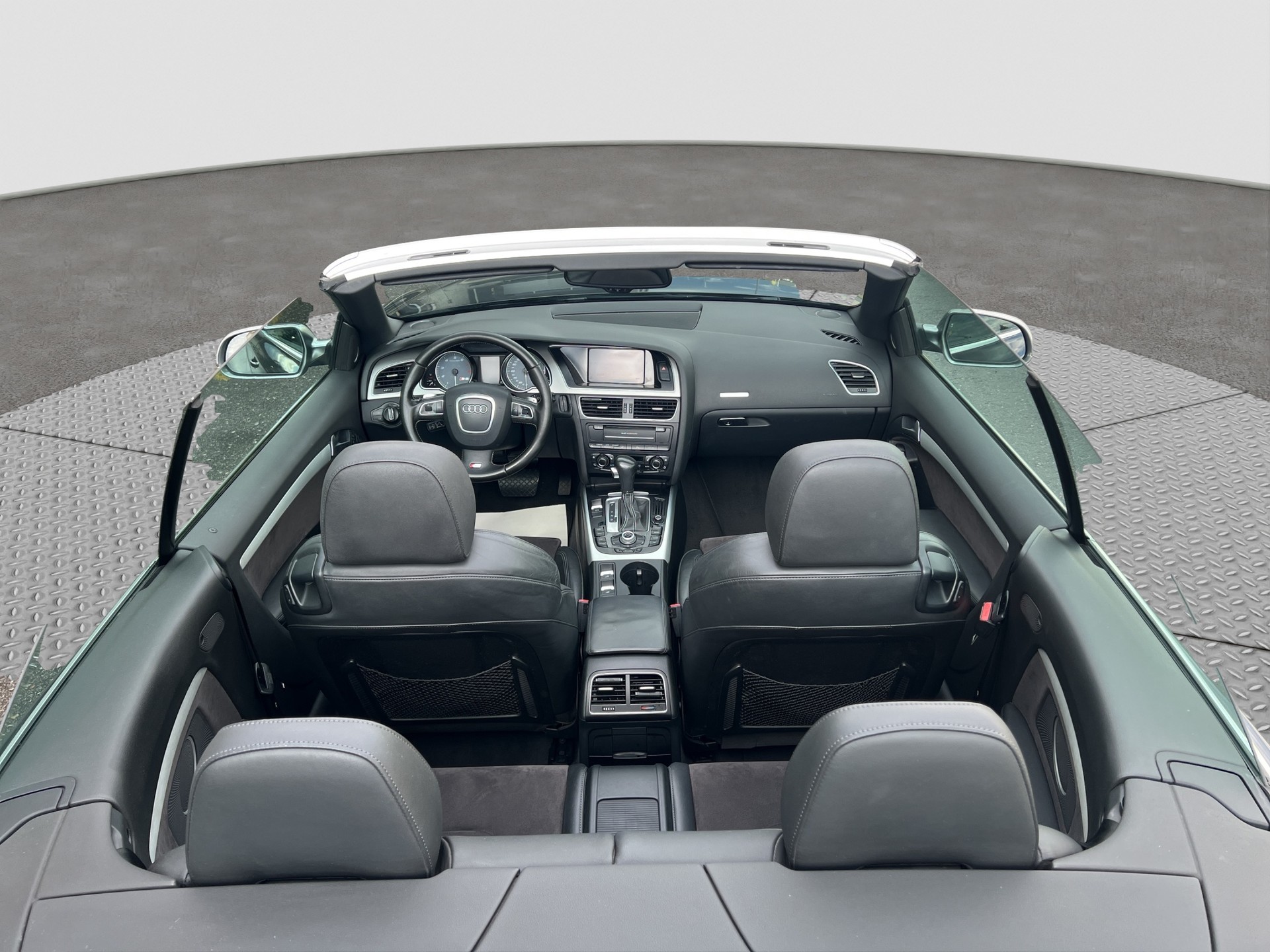 AUDI S5 Cabrio 3.0 TFSI quattro S-tronic-image-13