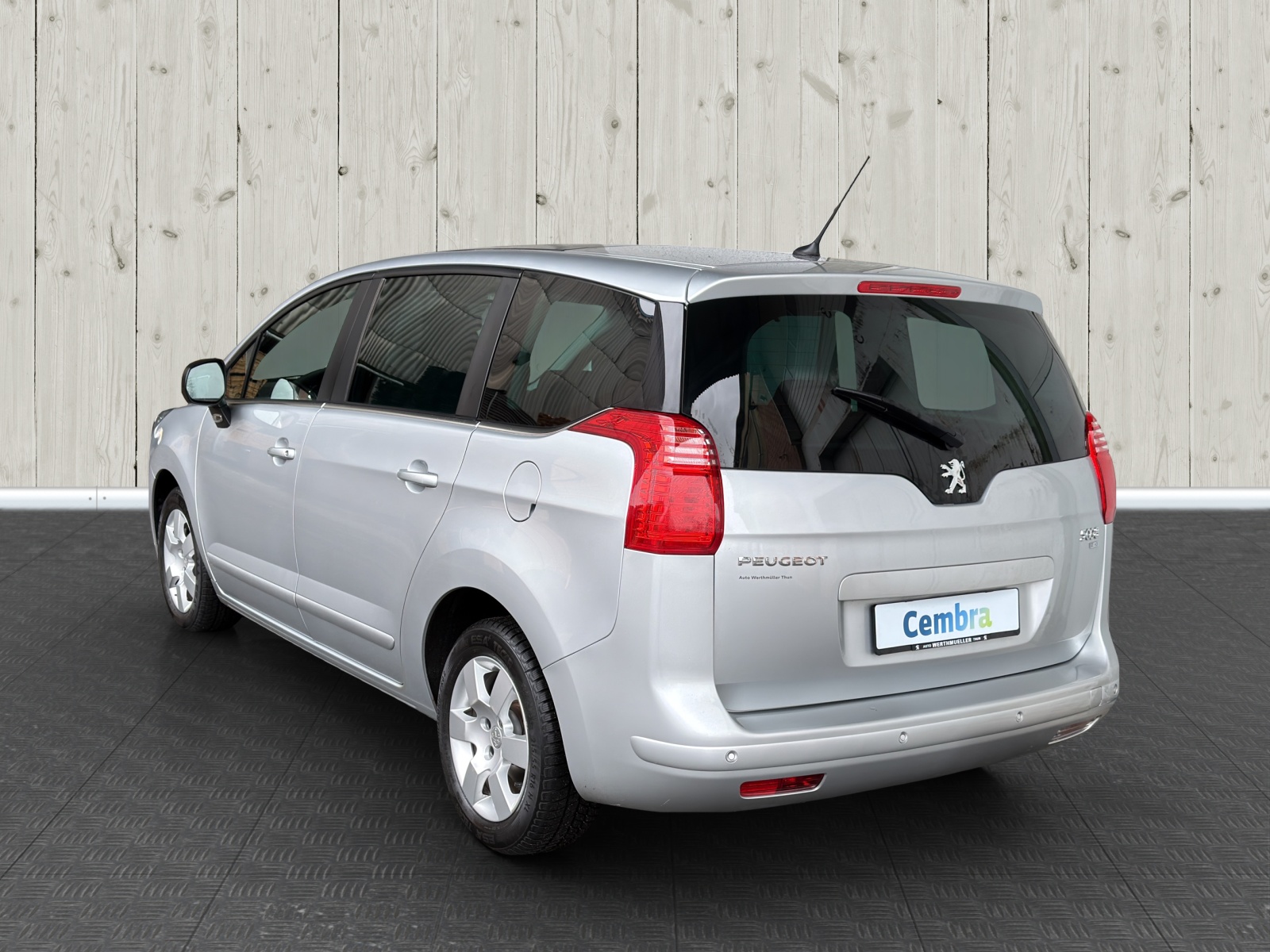 PEUGEOT 5008 1.6 HDI Active EGS6-image-4