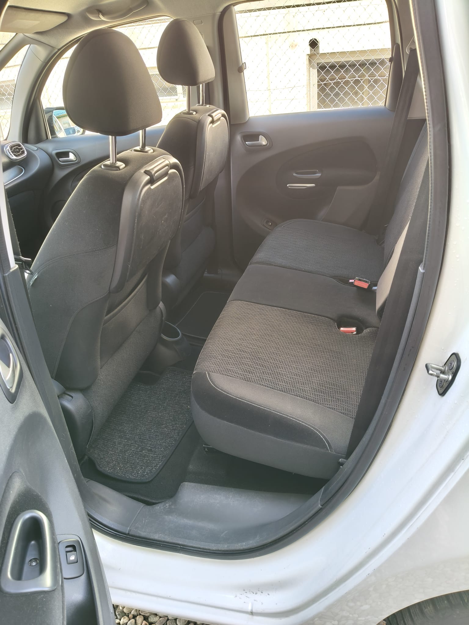 CITROEN C3 Picasso 1.6 HDi Exclusive-image-9