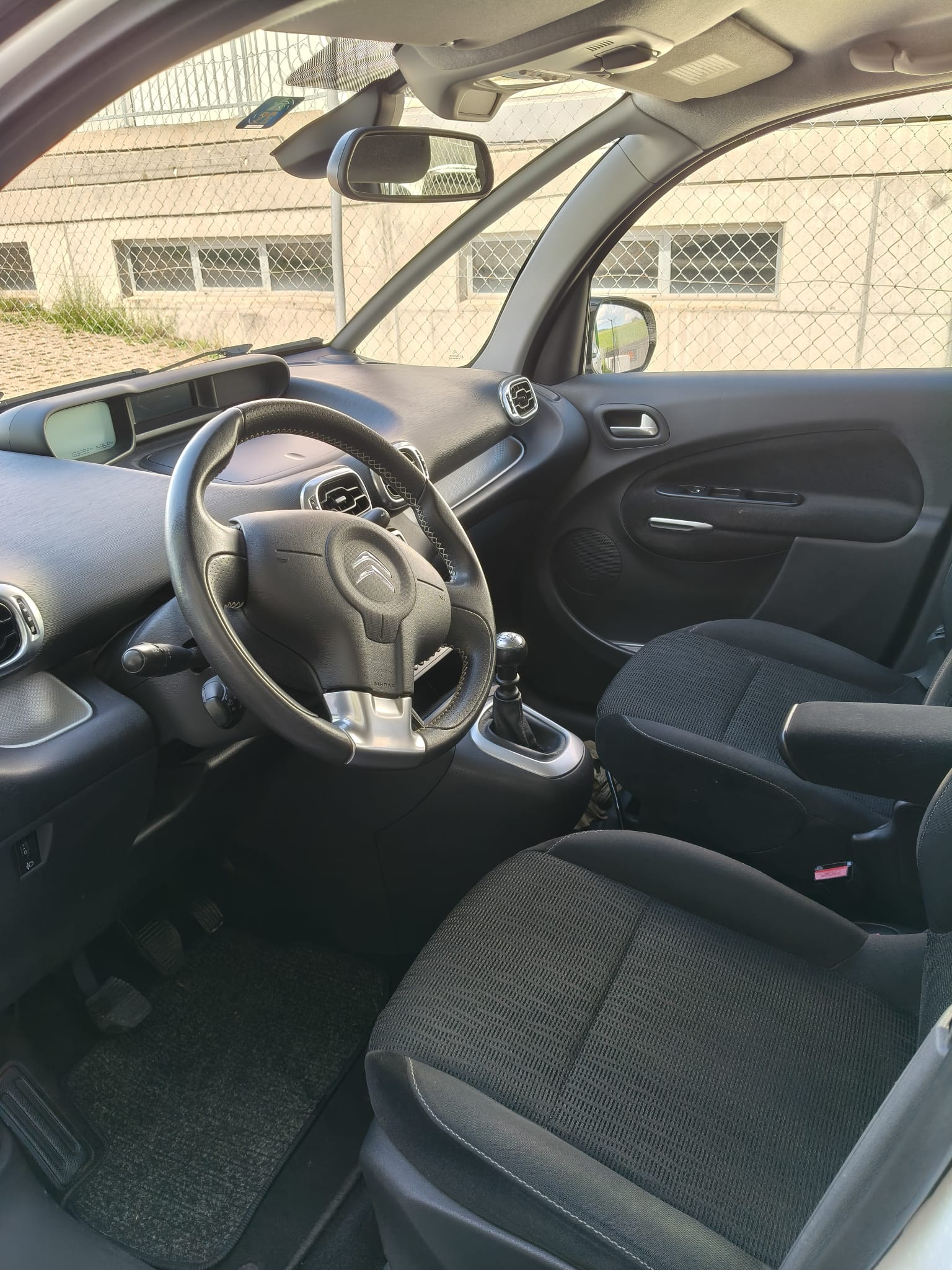 CITROEN C3 Picasso 1.6 HDi Exclusive-image-7