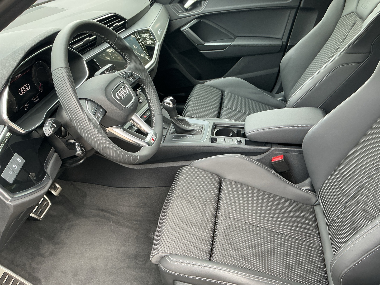 AUDI Q3 35 TFSI advanced Attraction S-tronic-image-4