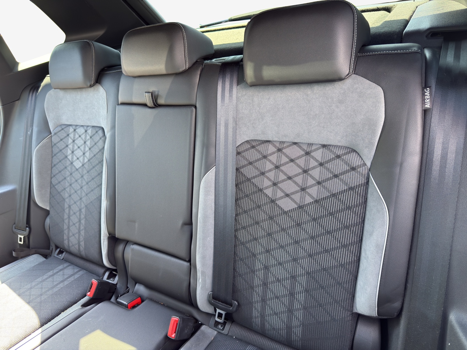 VW Tiguan 2.0TSI R-Line 4Motion DSG-image-11