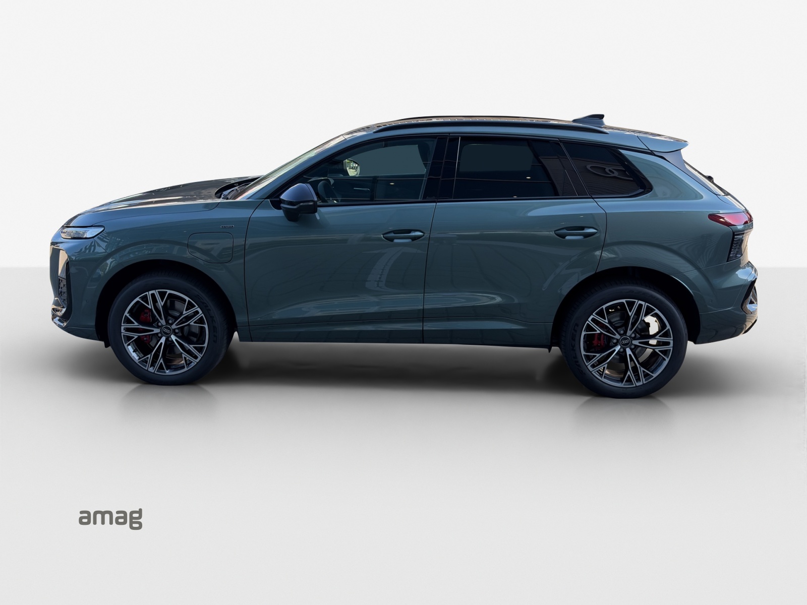 AUDI Q3 SUV e-hybrid 200 kW S tronig-image-1