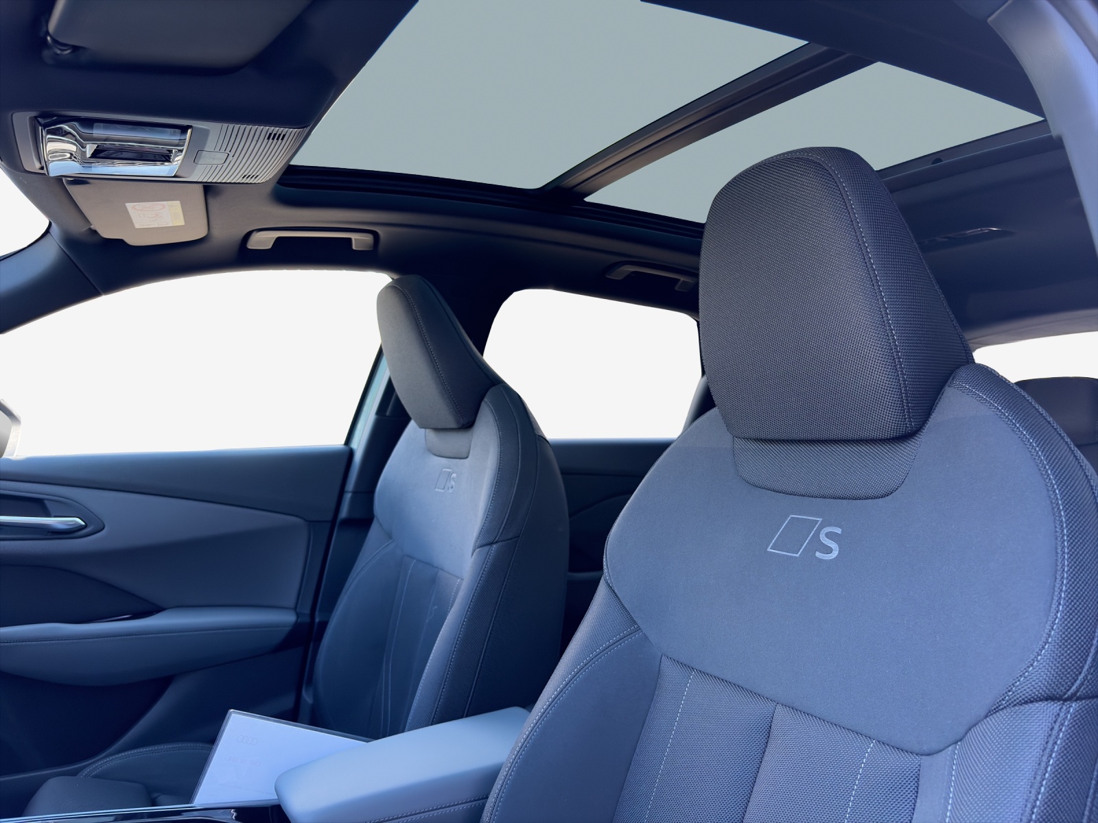 AUDI Q3 SUV e-hybrid 200 kW S tronig-image-14