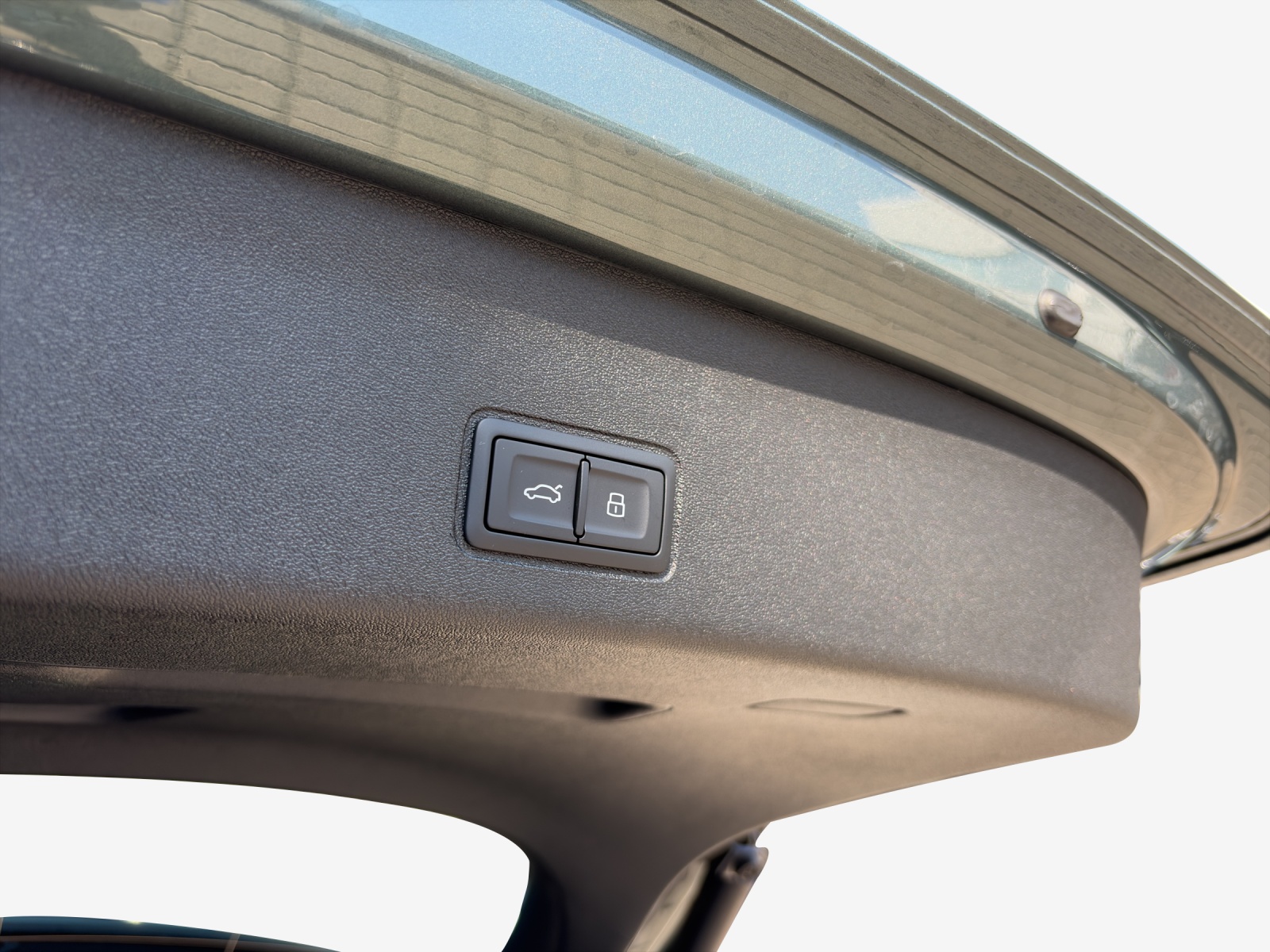 AUDI Q3 SUV e-hybrid 200 kW S tronig-image-13