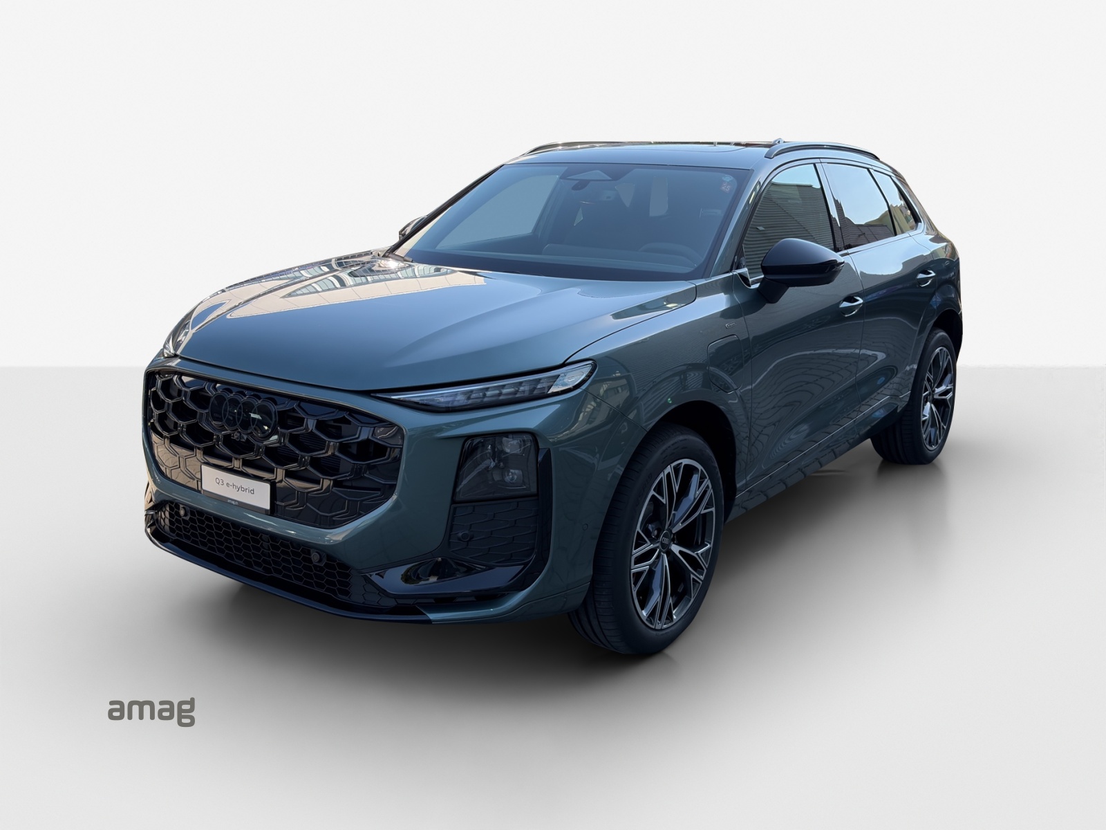 AUDI Q3 SUV e-hybrid 200 kW S tronig