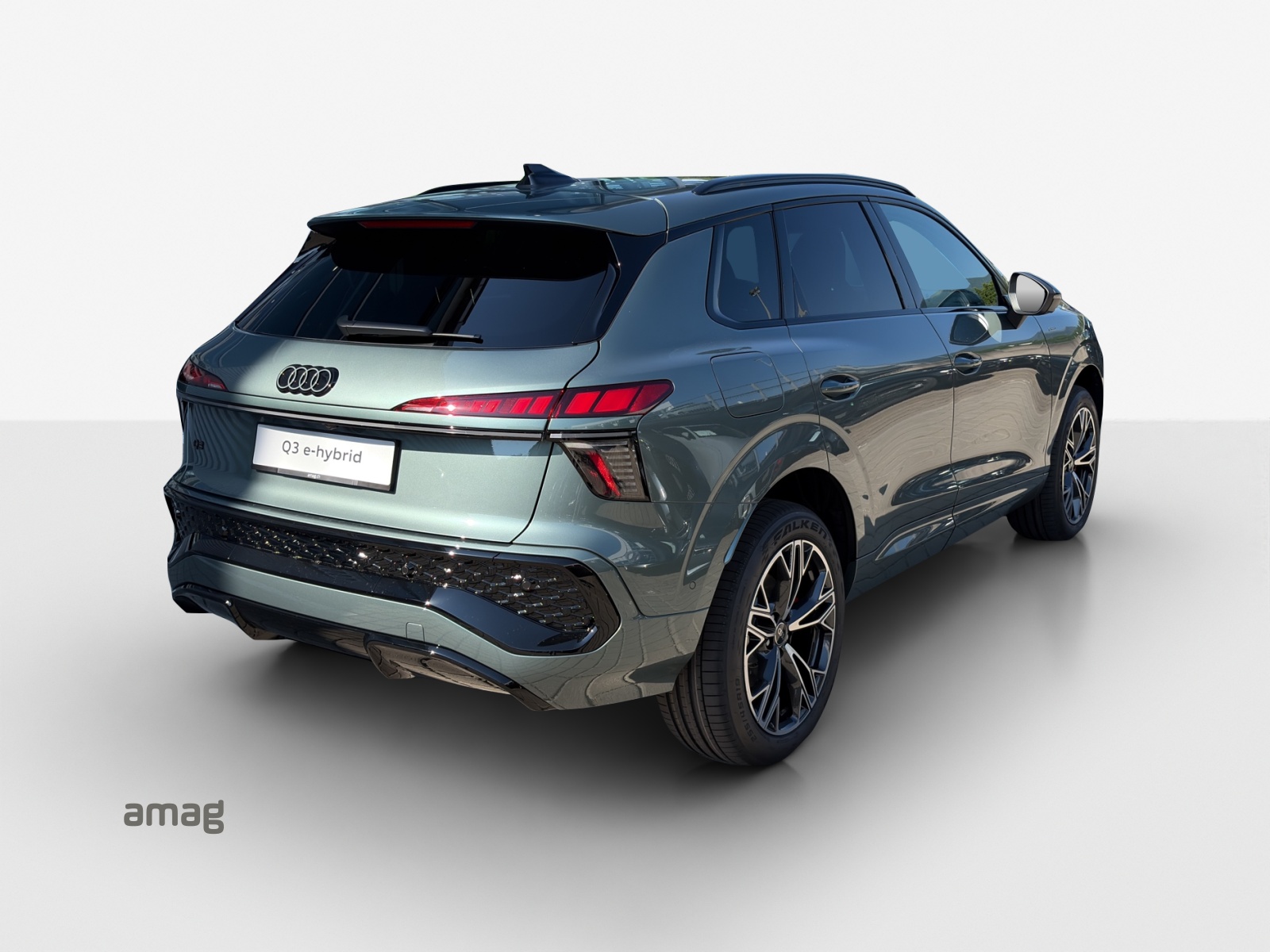 AUDI Q3 SUV e-hybrid 200 kW S tronig-image-4