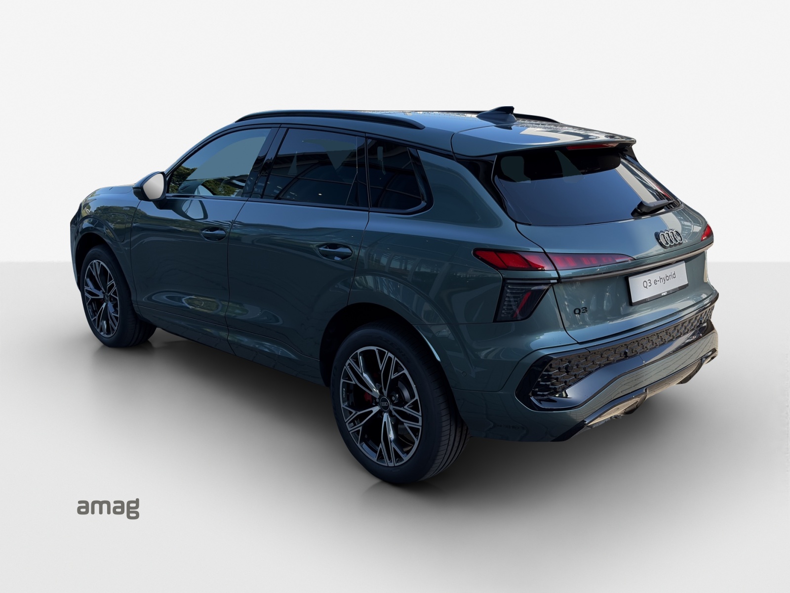 AUDI Q3 SUV e-hybrid 200 kW S tronig-showroom-element-2