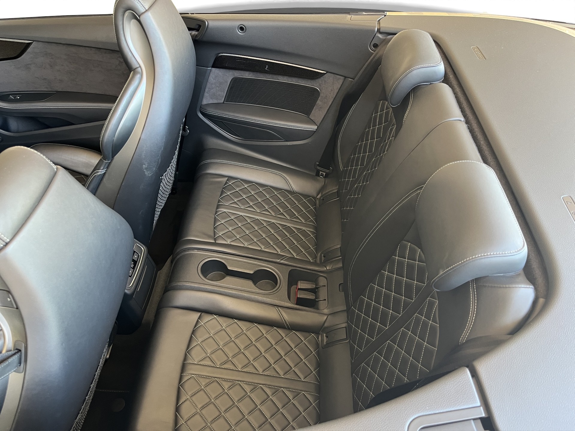 AUDI S5 Cabriolet 3.0 TFSI quattro tiptronic *Massage-Sportsitze, Carbon Interieur*-image-10