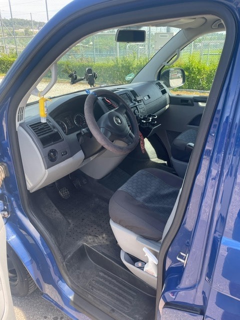 VW T5 2.0 TDI-image-4