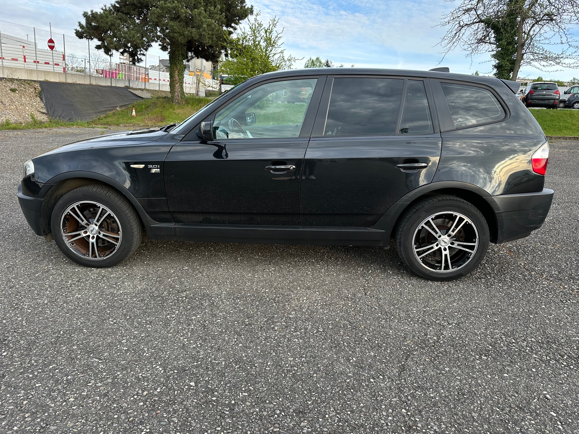 BMW X3 3.0i-image-4