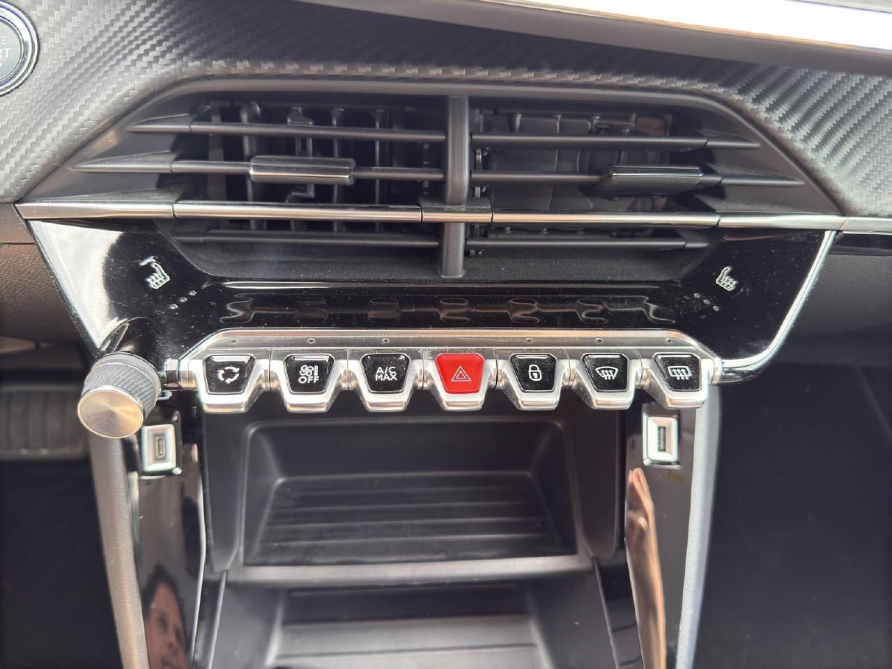 PEUGEOT 208 e-Active Pack-image-14
