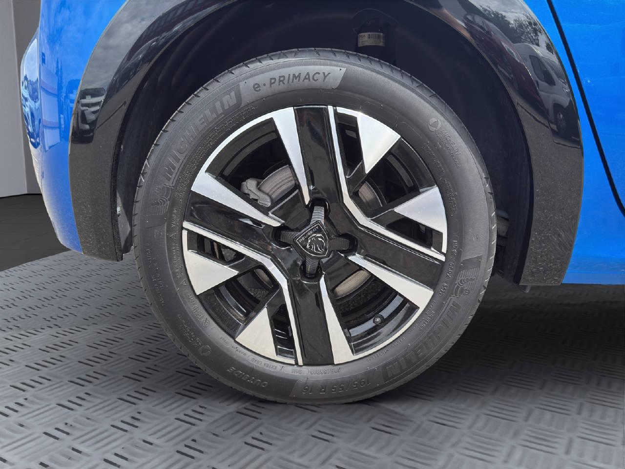PEUGEOT 208 e-Active Pack-image-11