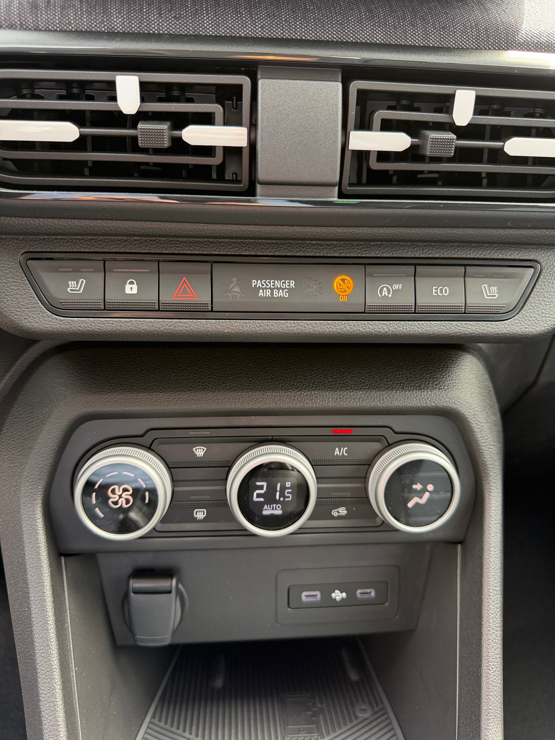 DACIA Sandero TCe 100 Journey-image-16