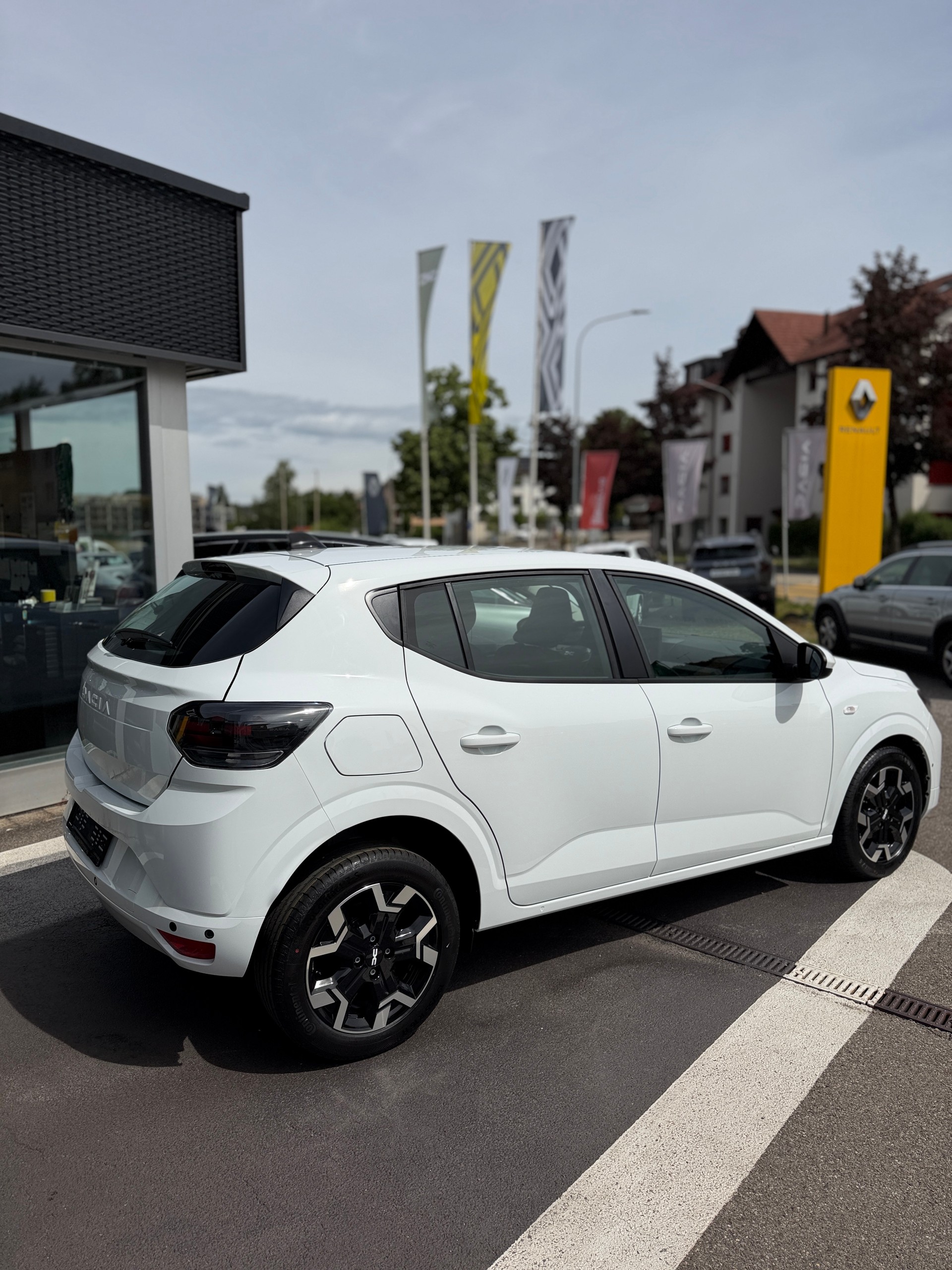 DACIA Sandero TCe 100 Journey-image-1
