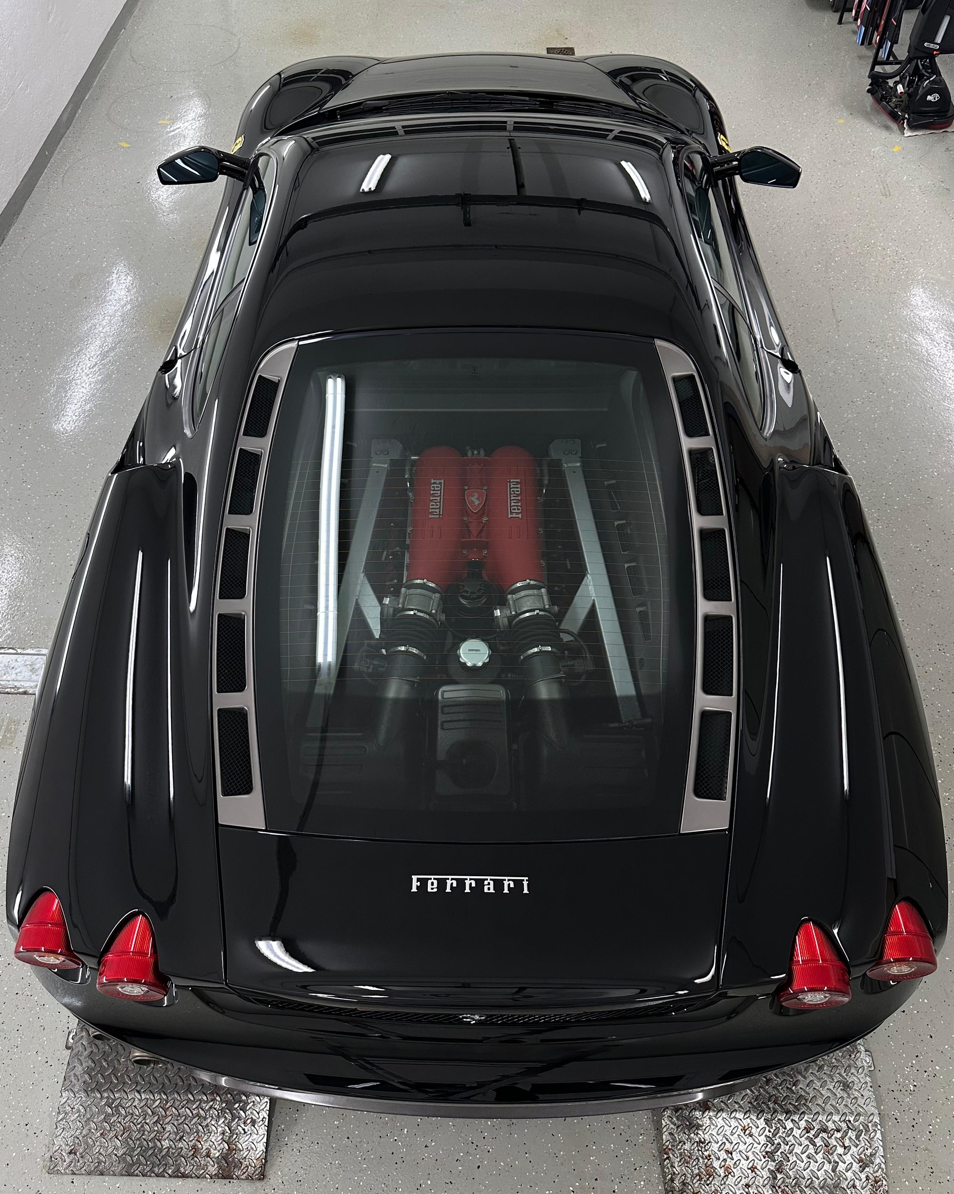 FERRARI 4.3-image-4