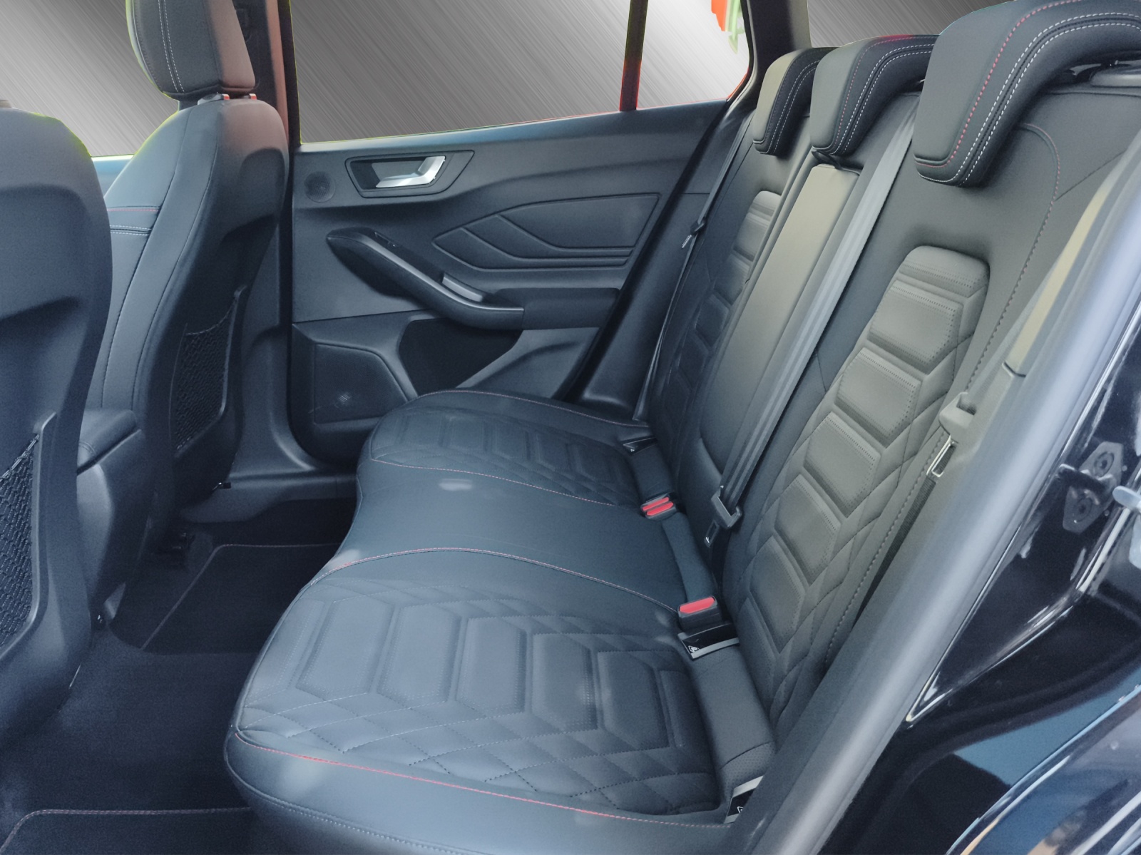 FORD Focus Station Wagon 1.5 EcoBlue-image-9