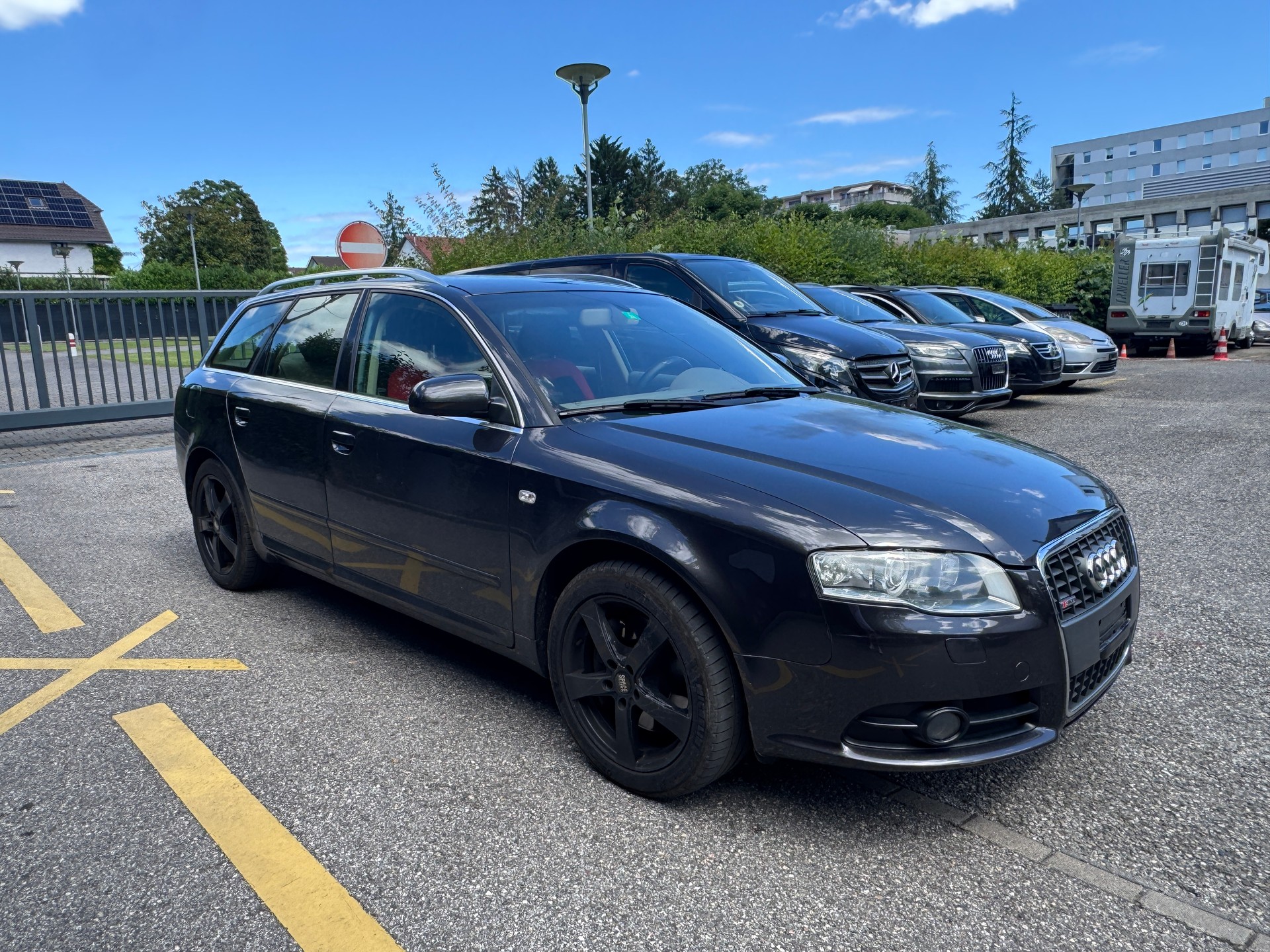 AUDI A4 Avant 2.0 Turbo FSI quattro-image-2