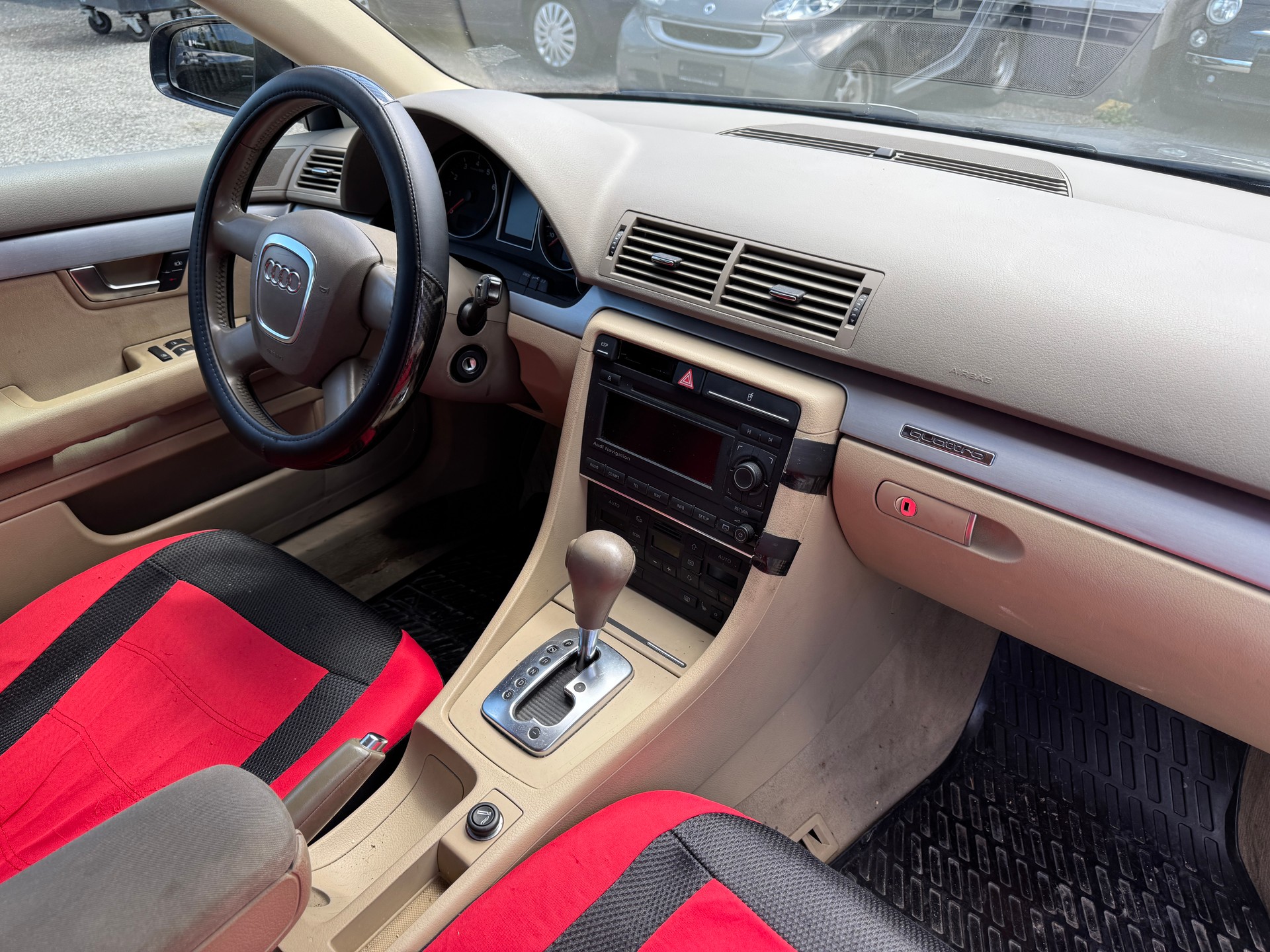 AUDI A4 Avant 2.0 Turbo FSI quattro-image-12