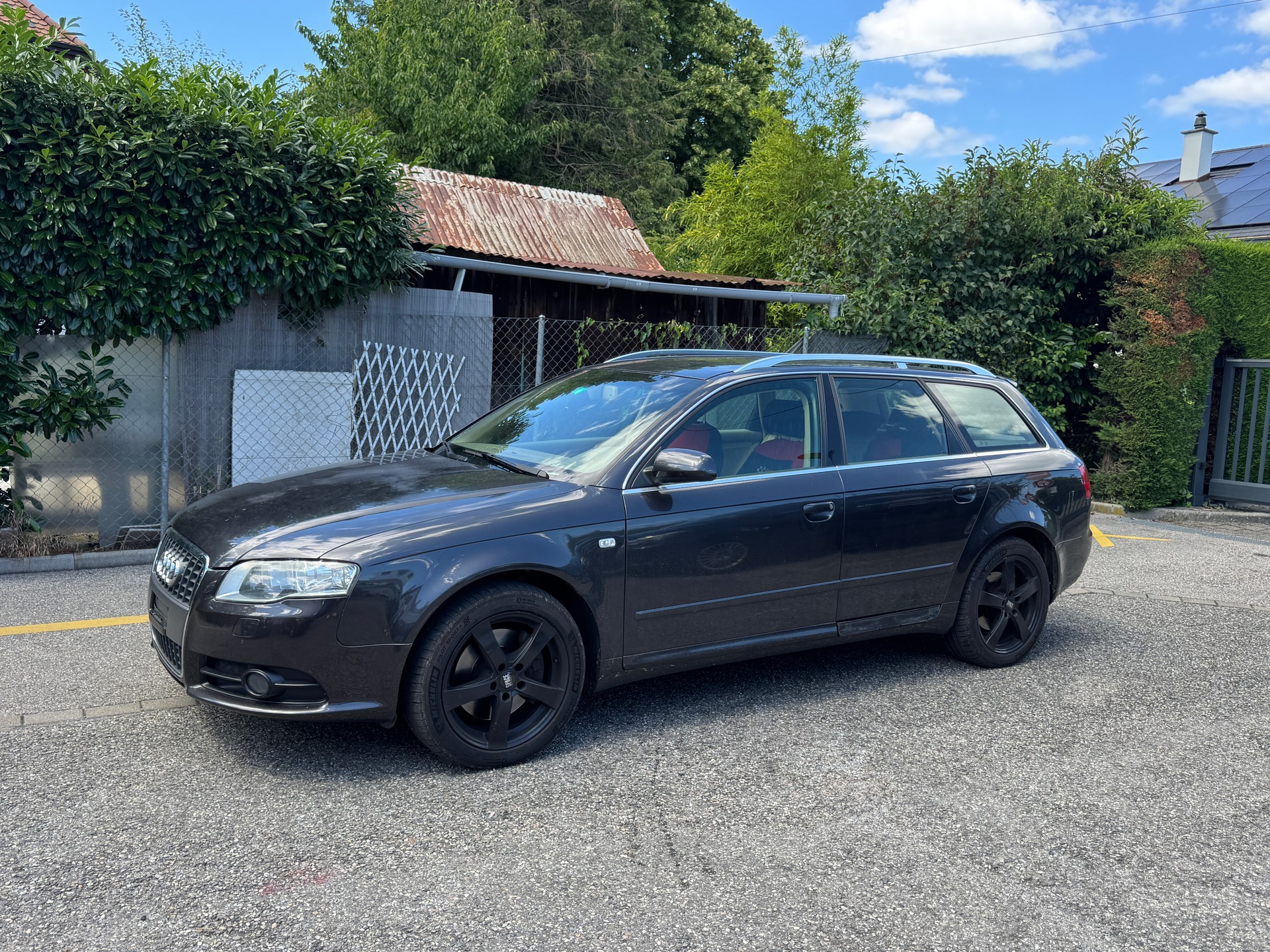 AUDI A4 Avant 2.0 Turbo FSI quattro-image-1