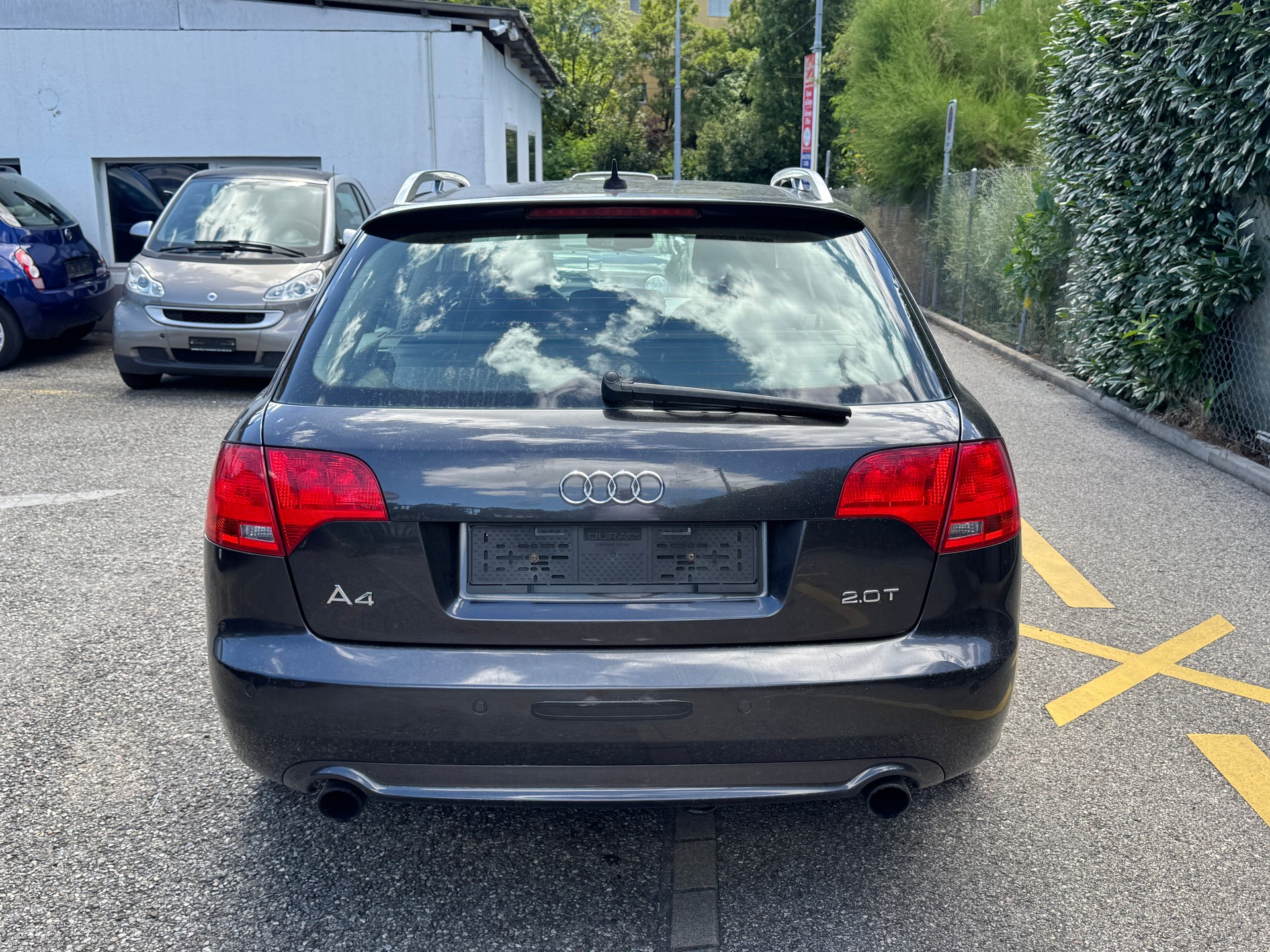 AUDI A4 Avant 2.0 Turbo FSI quattro-image-3