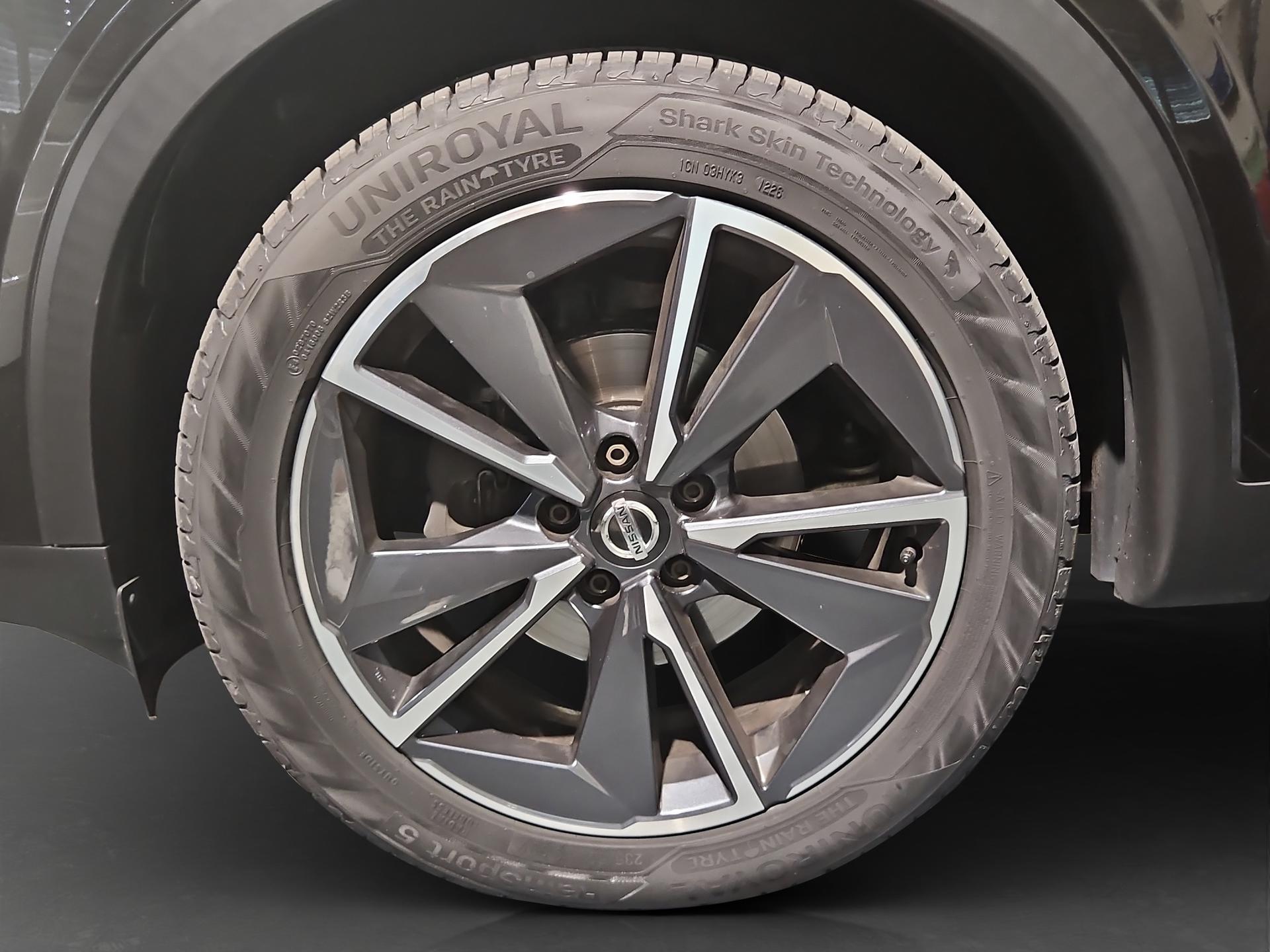 NISSAN Qashqai 1.3 DIG-T MHEV Tekna+ Xtronic-image-25