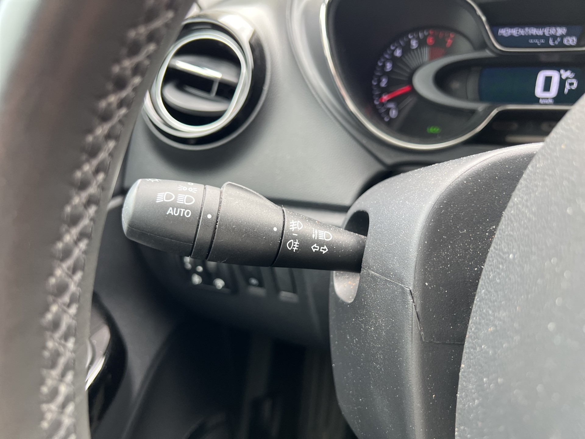 RENAULT Captur 1.2 T 16V Outdoor EDC-image-15