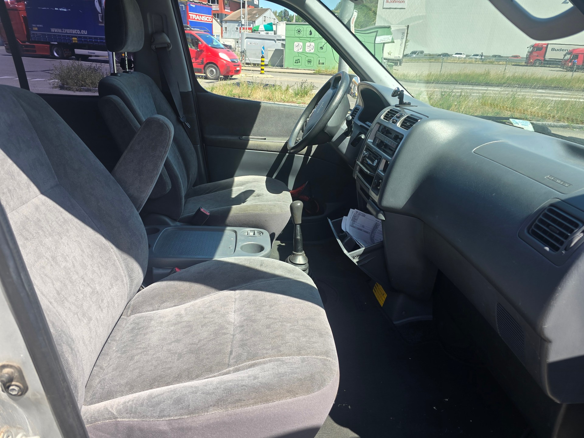 TOYOTA Hiace D-4D Wagon GL SWB-image-9