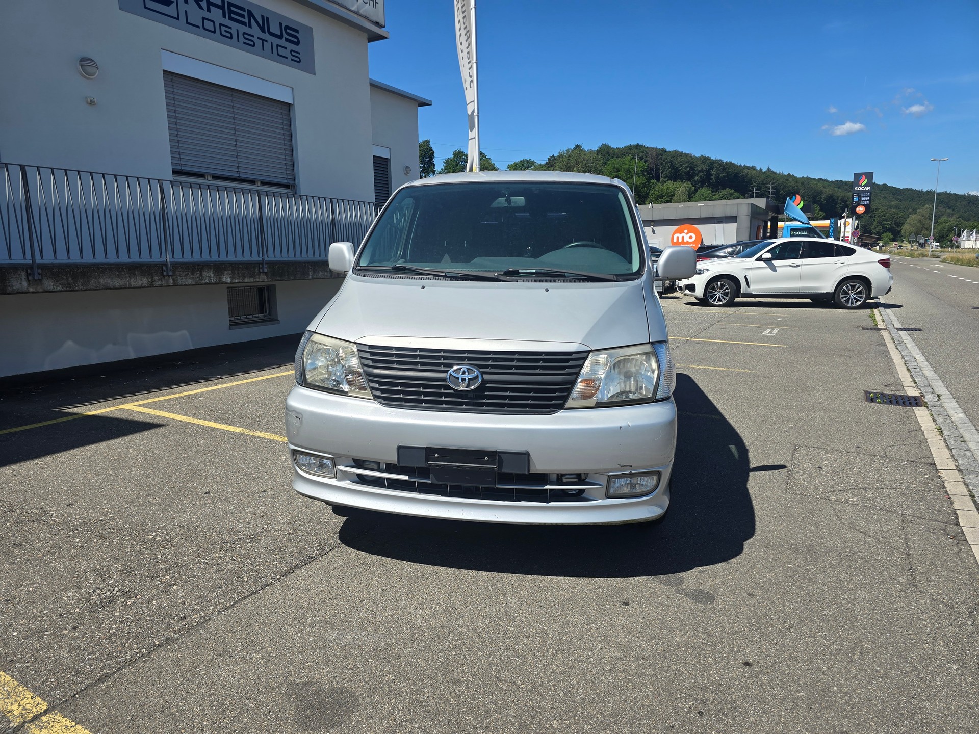 TOYOTA Hiace D-4D Wagon GL SWB-image-1