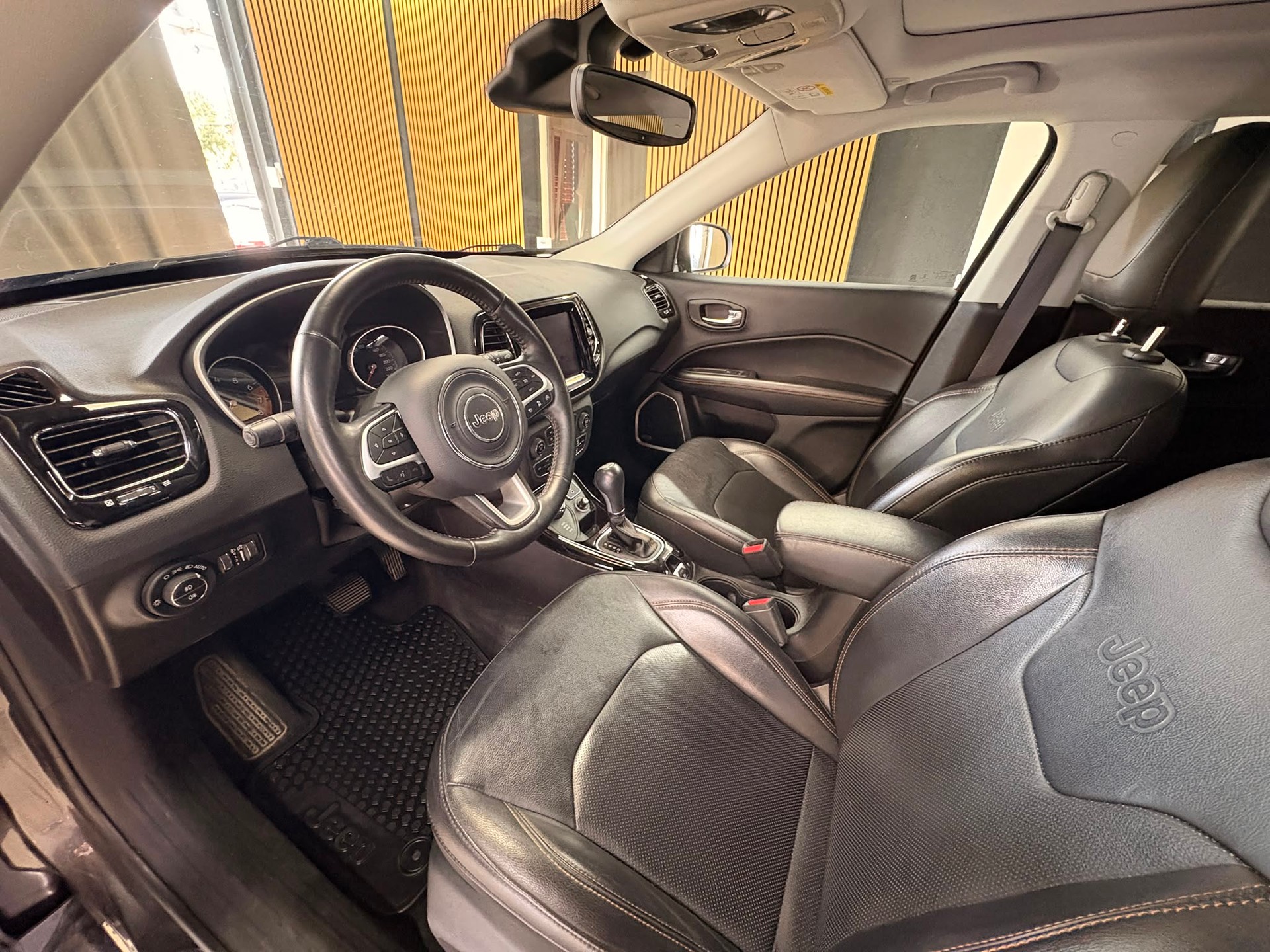 JEEP Compass 1.4 Turbo Limited AWD 9ATX-image-7