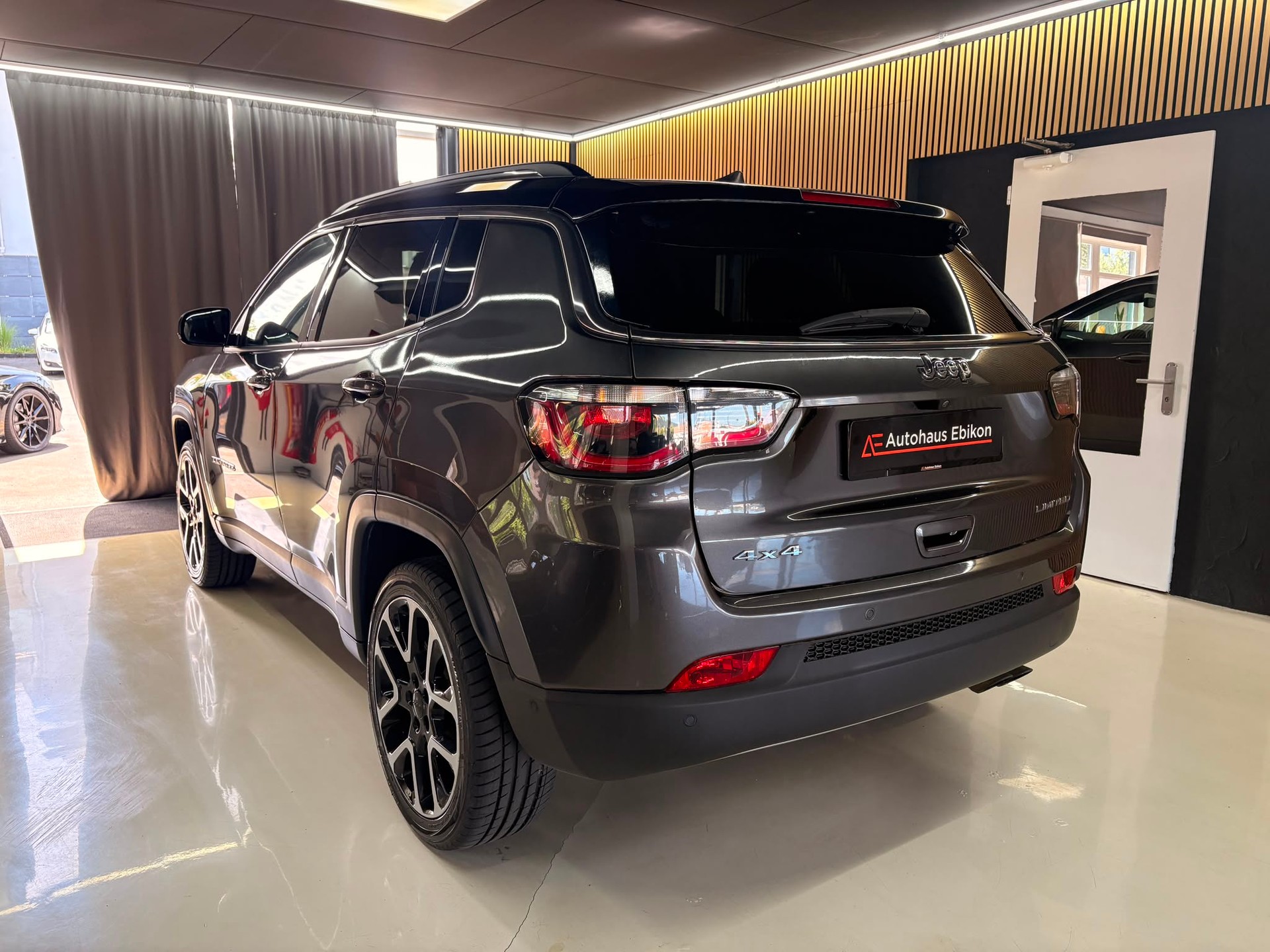 JEEP Compass 1.4 Turbo Limited AWD 9ATX-image-4