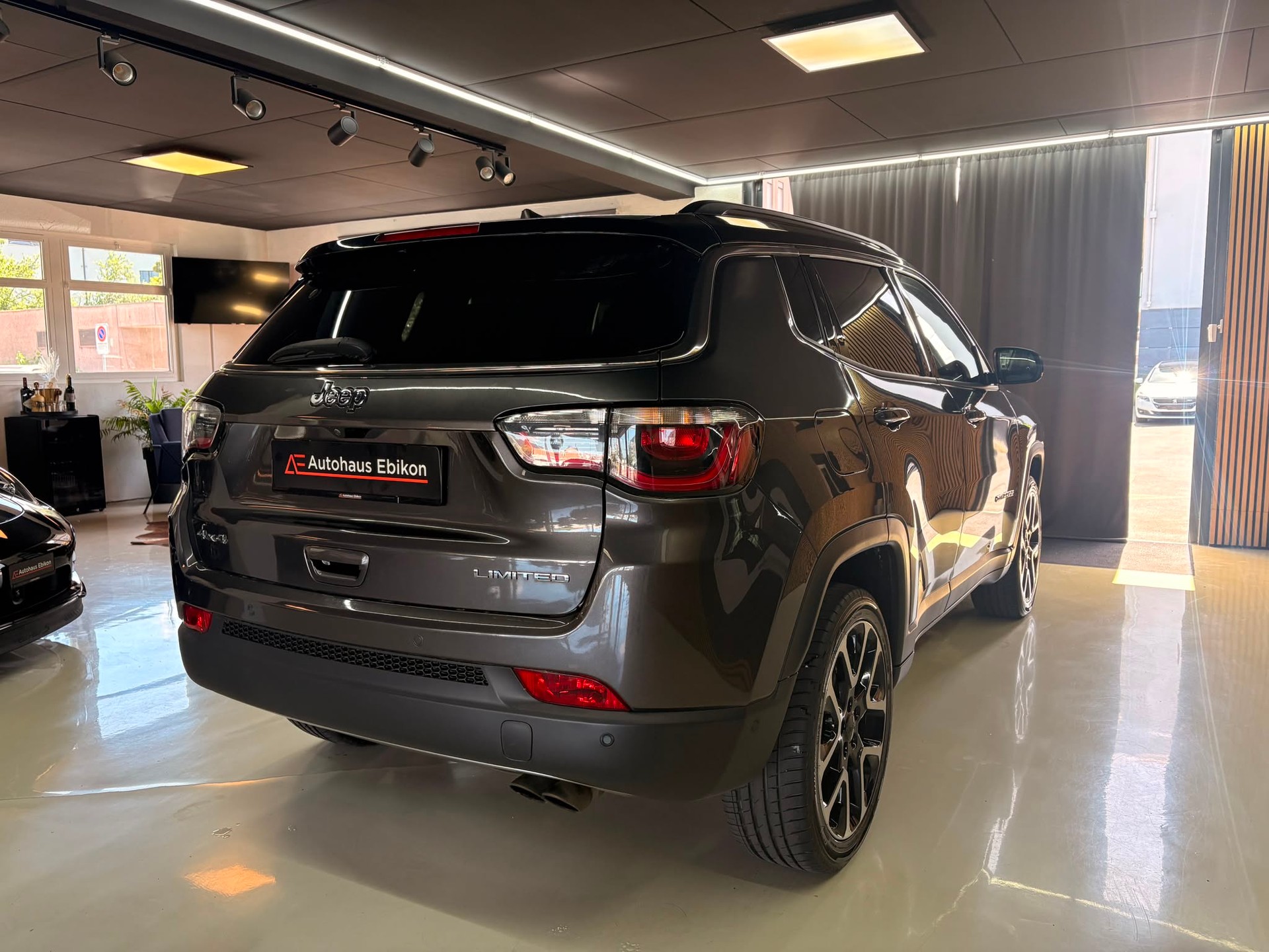 JEEP Compass 1.4 Turbo Limited AWD 9ATX-image-6