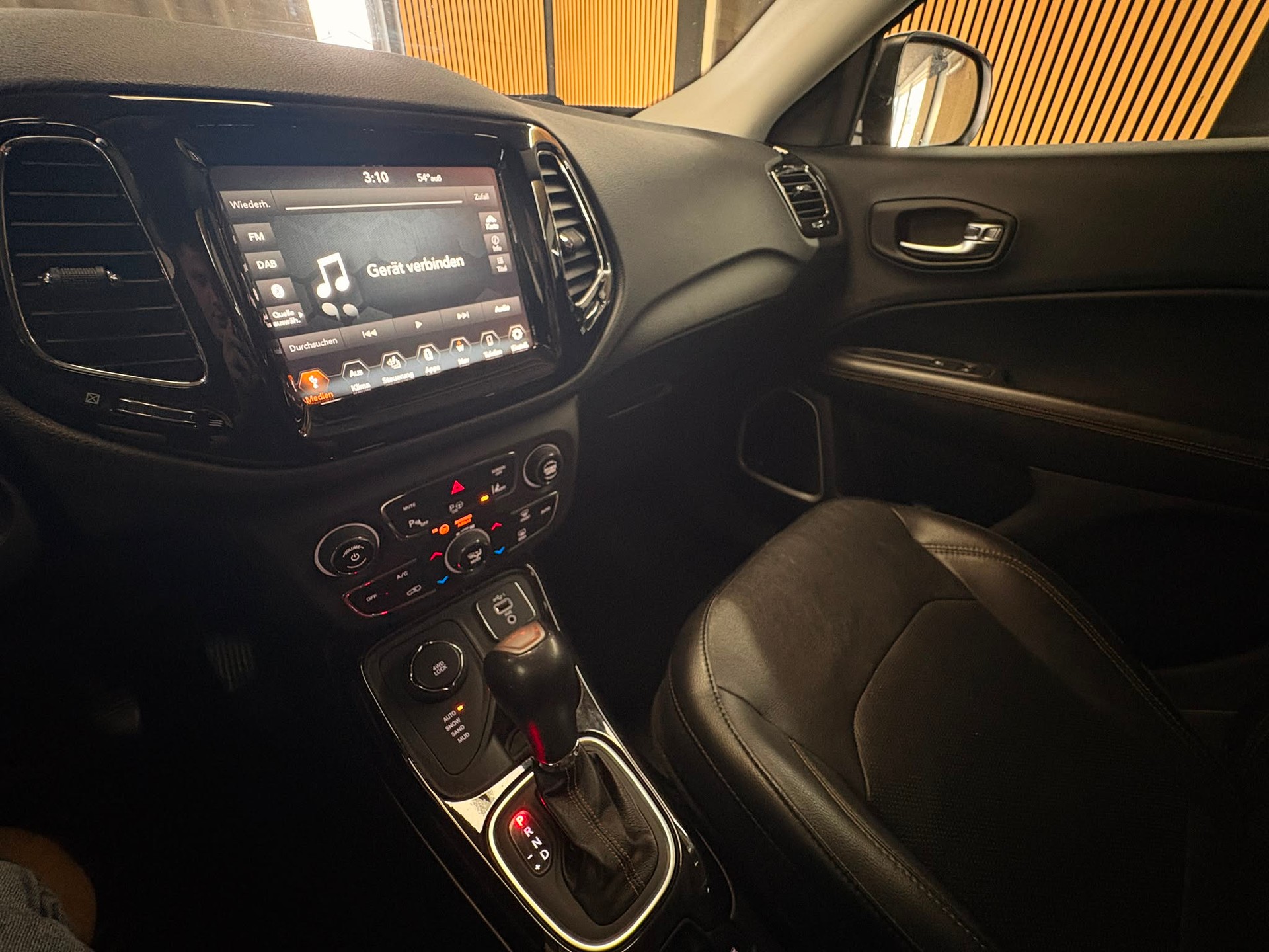 JEEP Compass 1.4 Turbo Limited AWD 9ATX-image-15