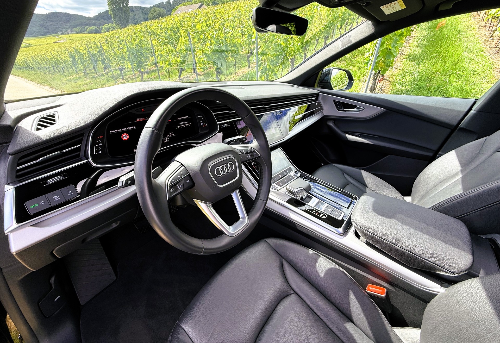 AUDI Q8 45 TDI Black Edition quattro tiptronic-image-21