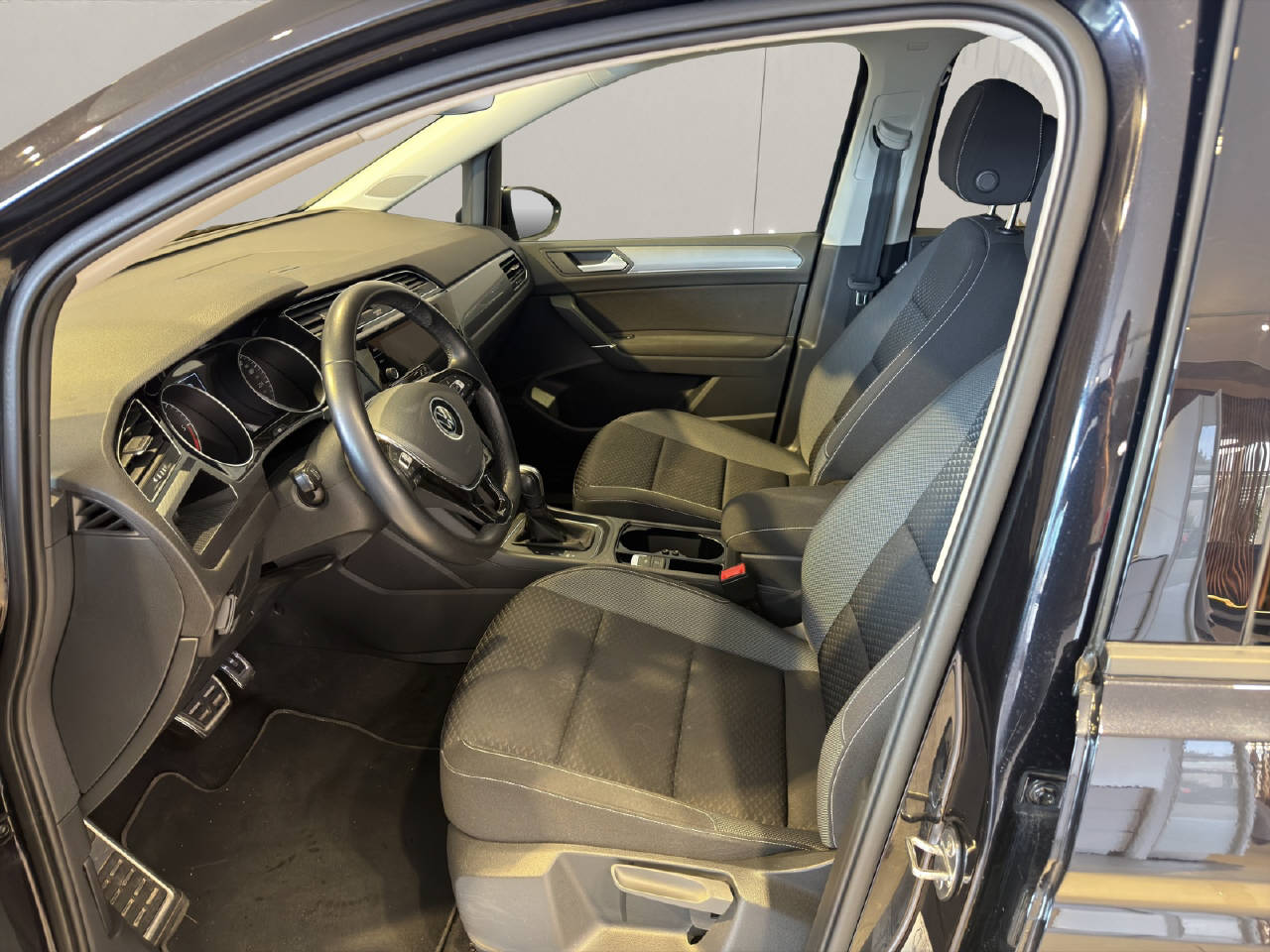 VW Touran 2.0 TDI SCR Comfortline DSG-image-4