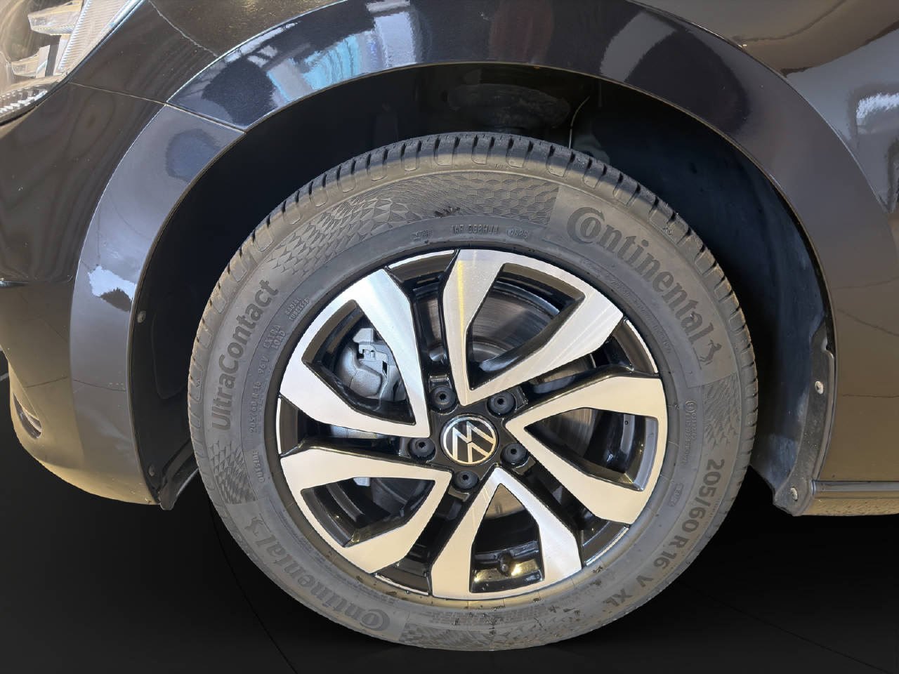VW Touran 2.0 TDI SCR Comfortline DSG-image-12