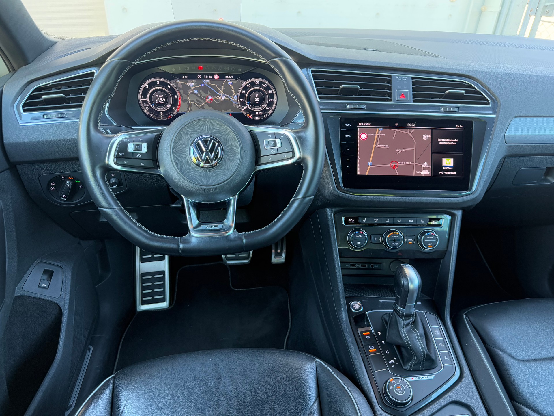 VW Tiguan 2.0 TDI SCR Highline 4Motion DSG-image-5
