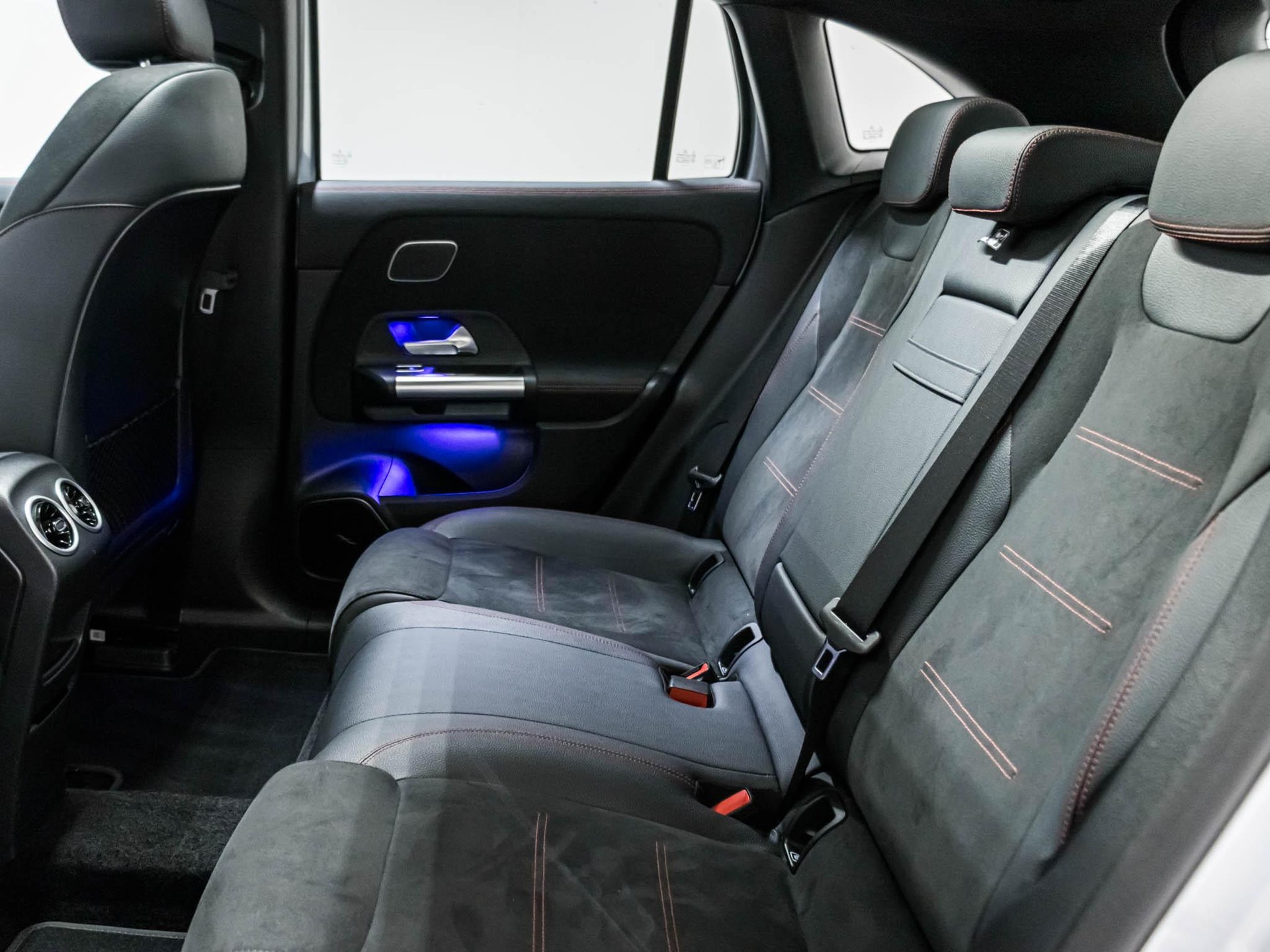 MERCEDES-BENZ EQA 350 4MATIC-image-7