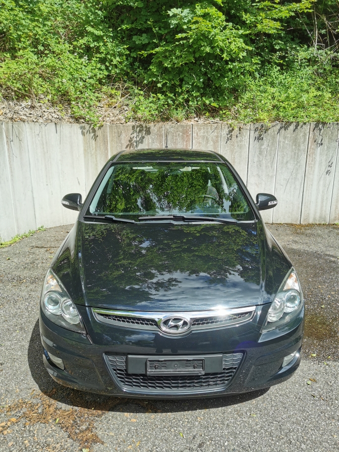HYUNDAI i30 1.6 Swiss Plus Edition-image-4