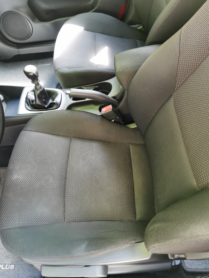 HYUNDAI i30 1.6 Swiss Plus Edition-image-10