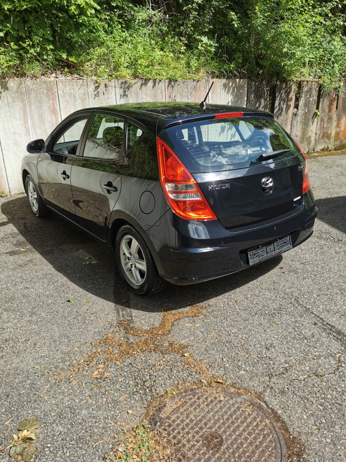 HYUNDAI i30 1.6 Swiss Plus Edition-image-5